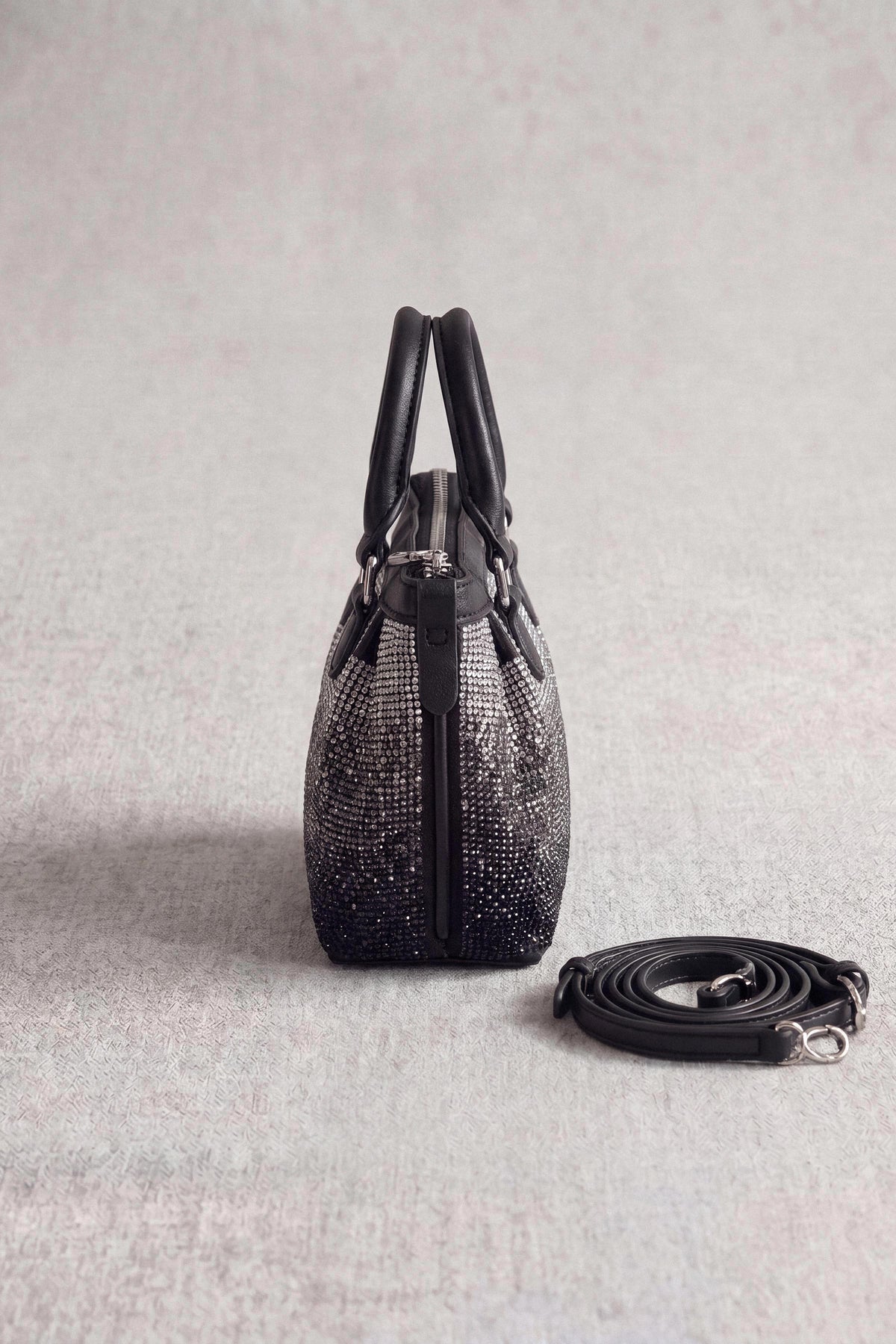 Black Clutch-1716962103