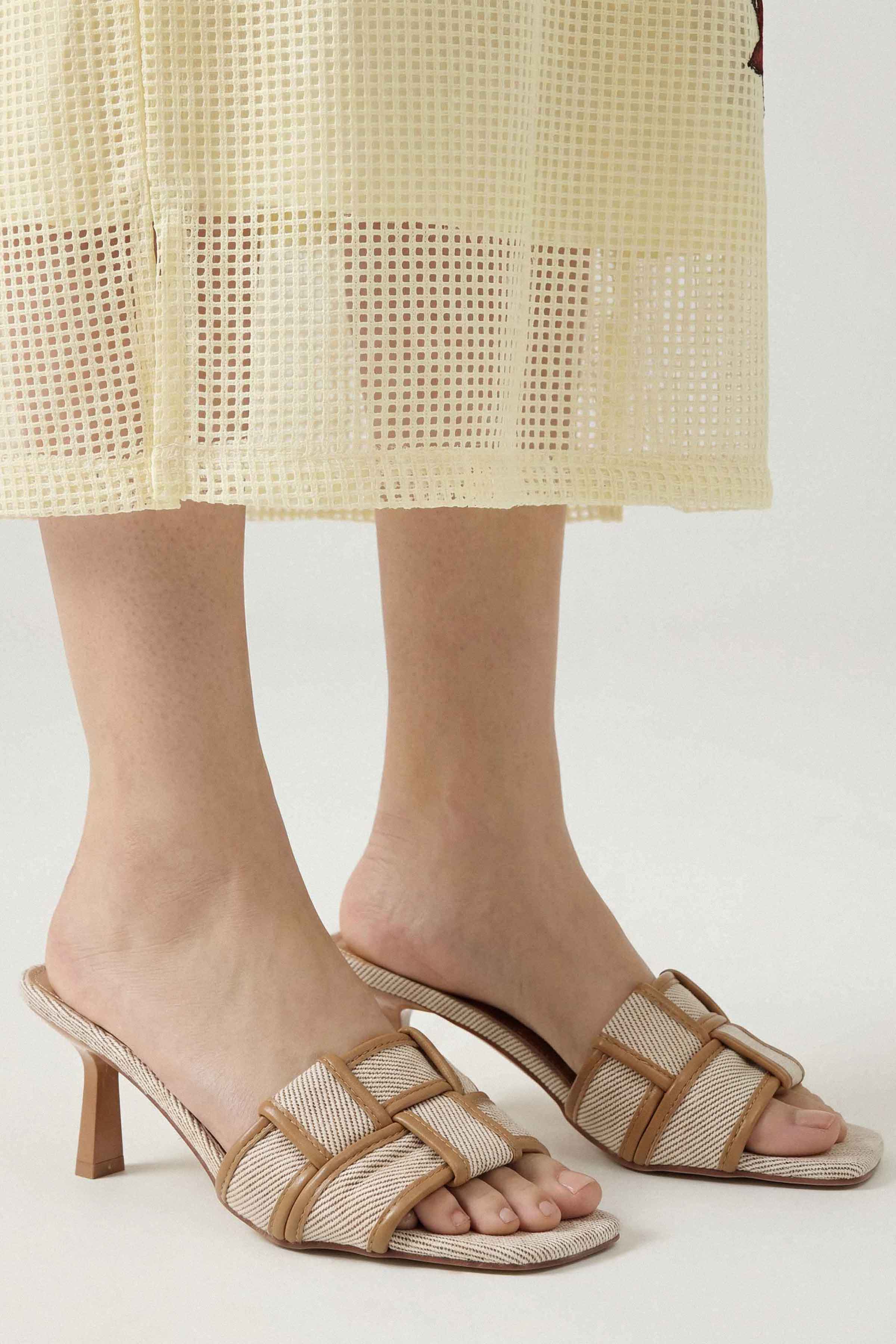 Camel Heels-1717452929