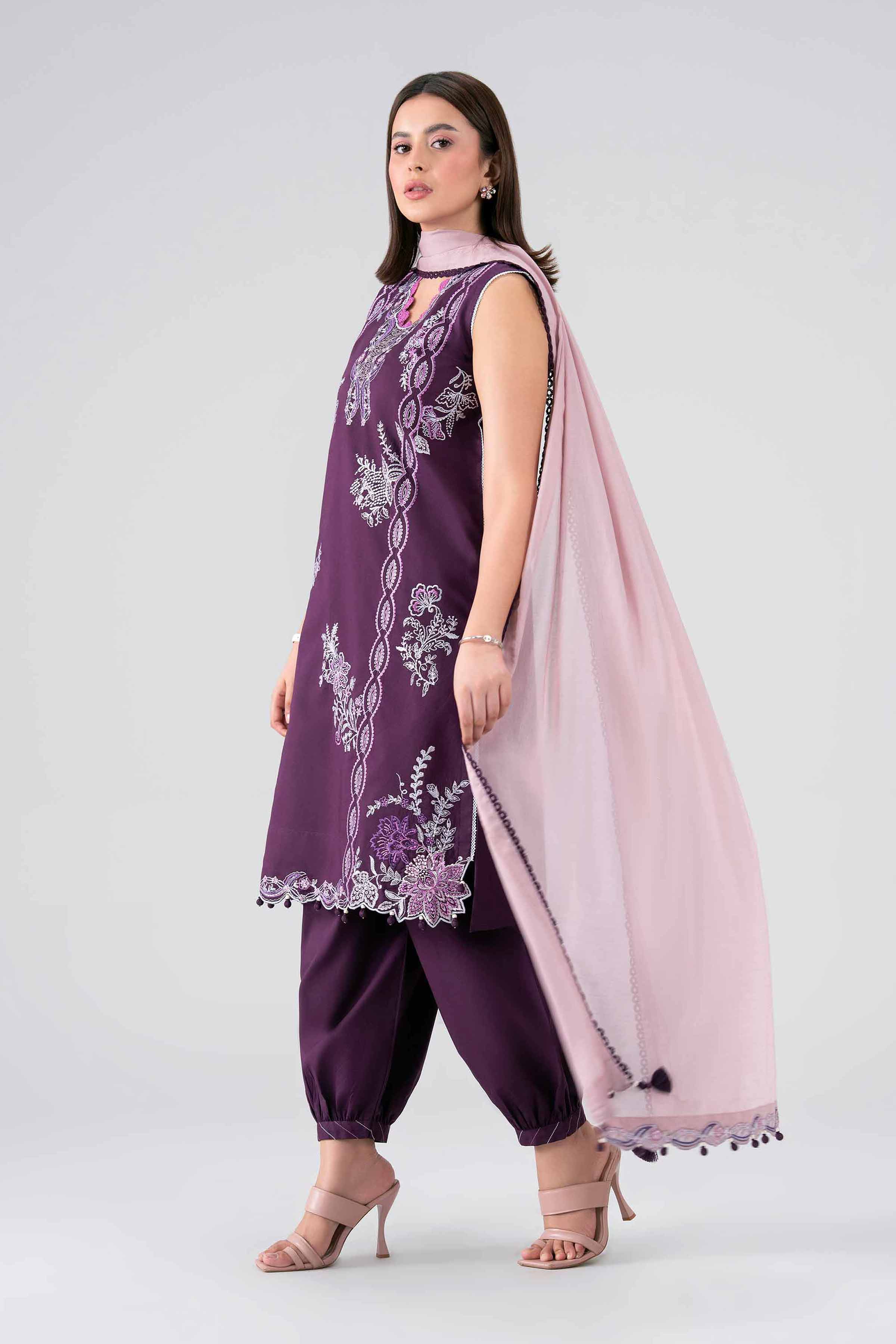 3 Piece - Embroidered Suit - 42602261
