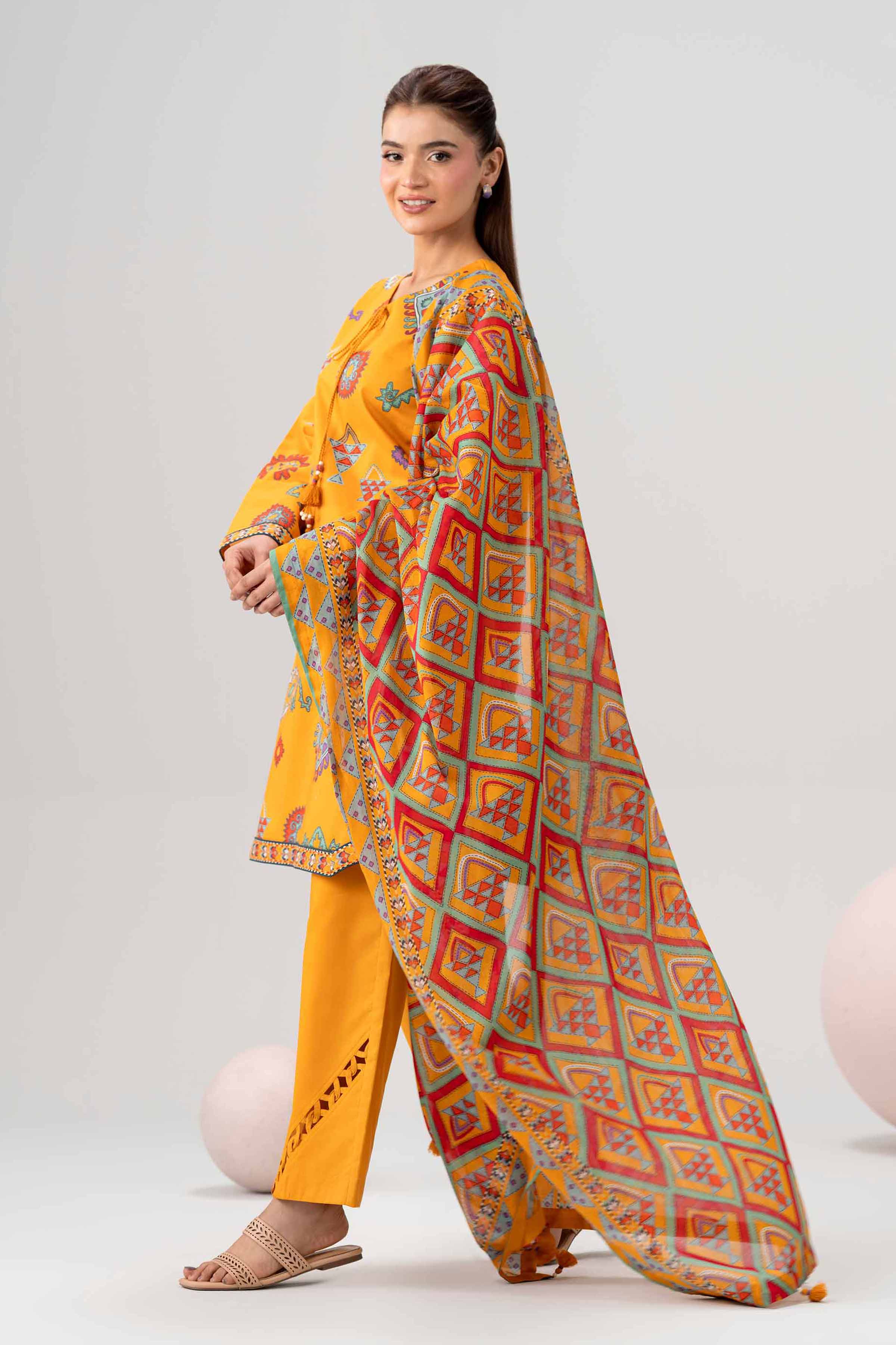 3 Piece - Printed Loose Fabric - 42602594 for Women - Freedom To Buy Collection | Nishat | Shop Online