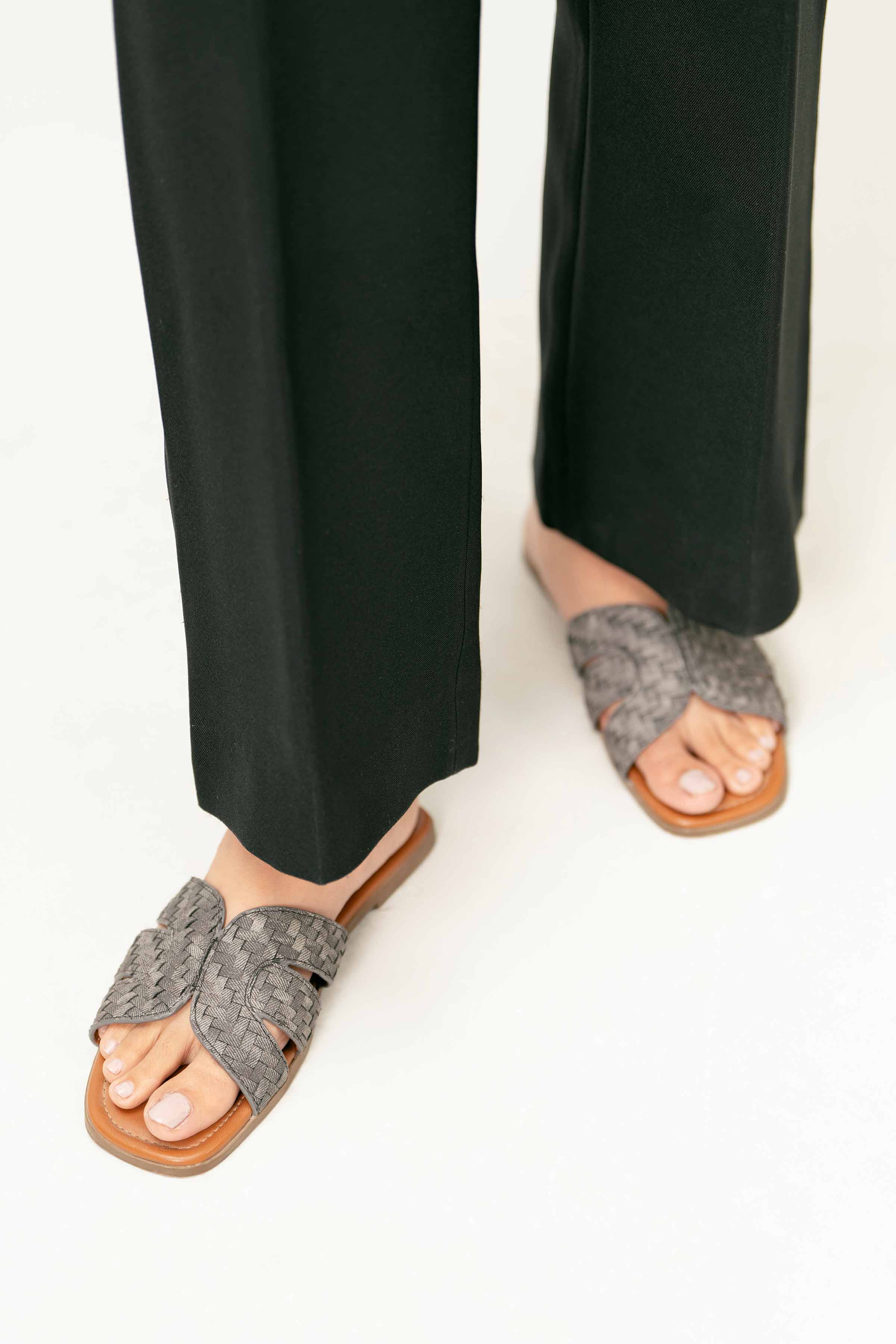 Black Chappal-440782903 for Women - Fashion Collection | Nishat | Shop Online