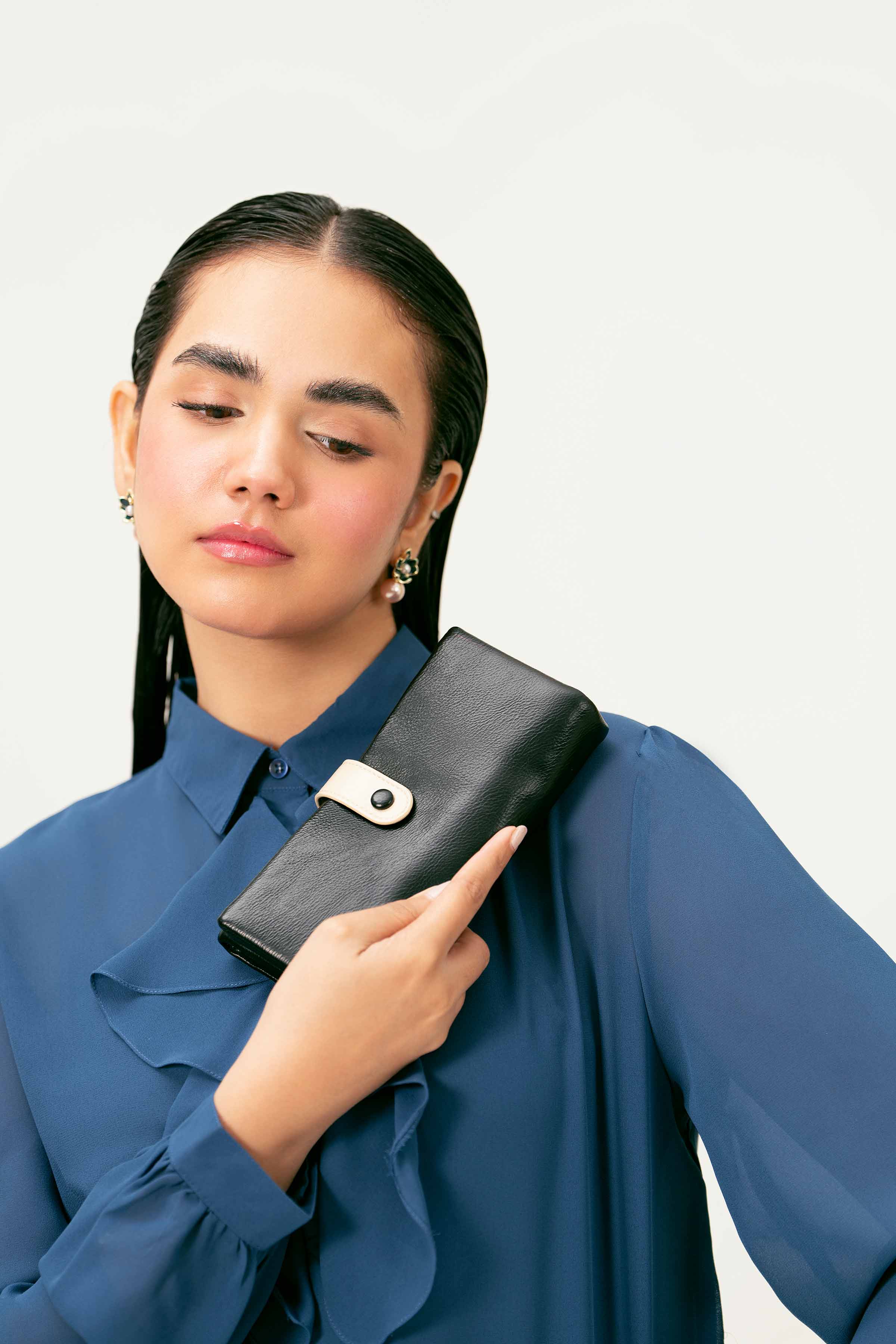 Black Wallet-441332103 for Women - Fashion Collection | Nishat | Shop Online