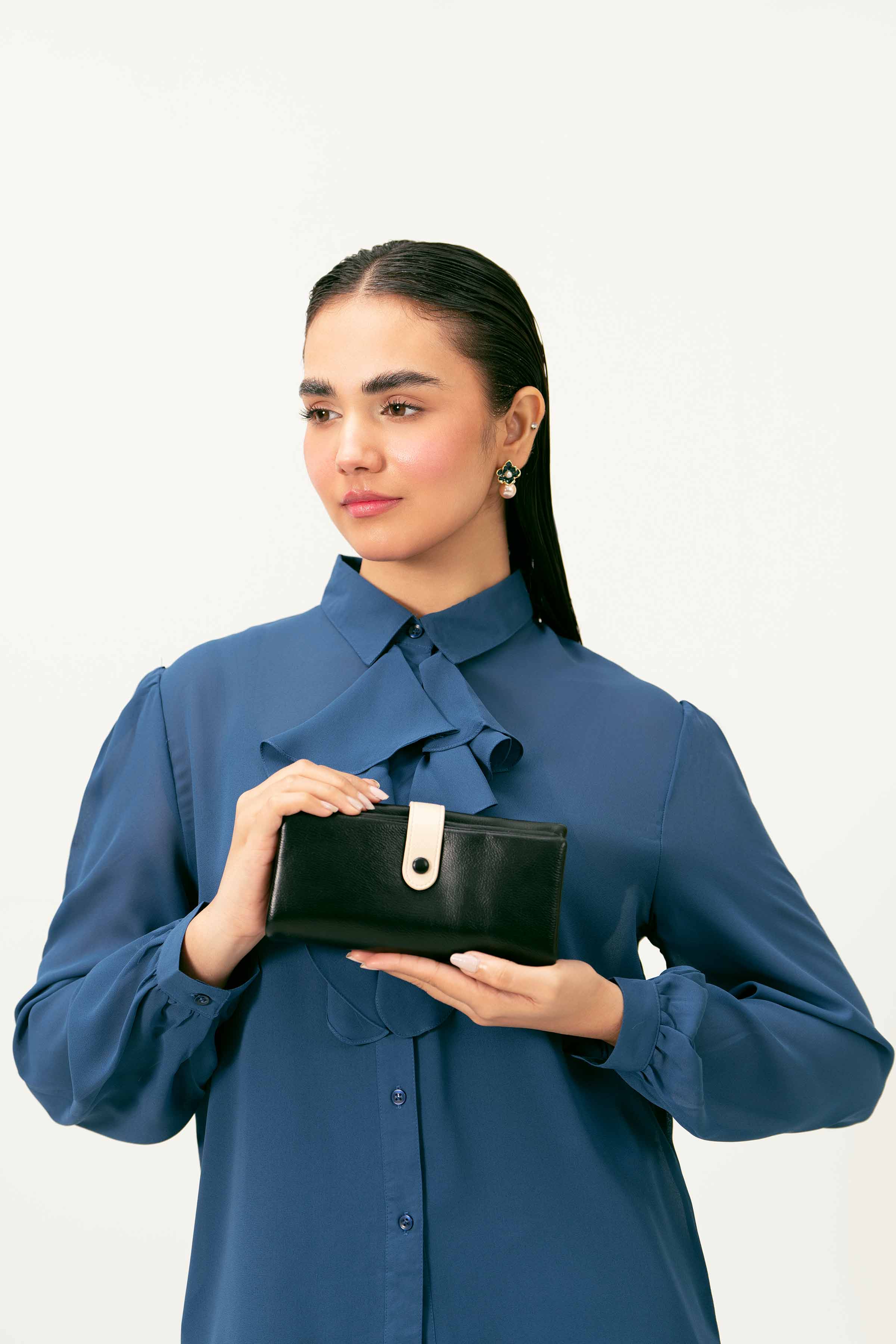 Black Wallet-441332103 for Women - Fashion Collection | Nishat | Shop Online