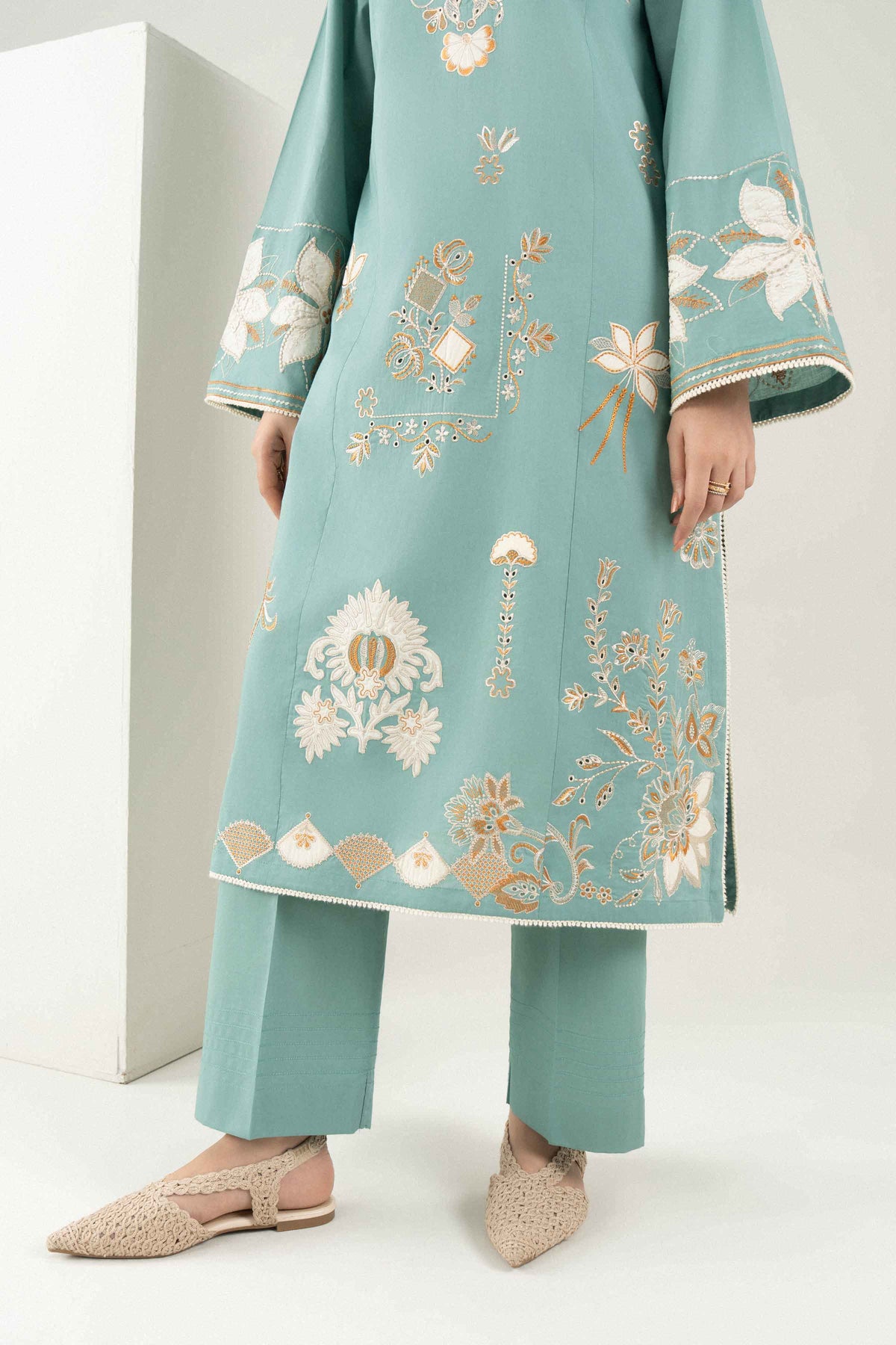 3 PIECE - EMBROIDERED SUIT - PE26-546 for Women - Pret Collection | Nishat | Shop Online