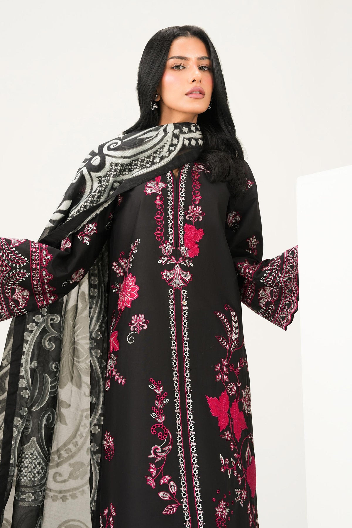3 Piece - Embroidered Suit - PE26-547