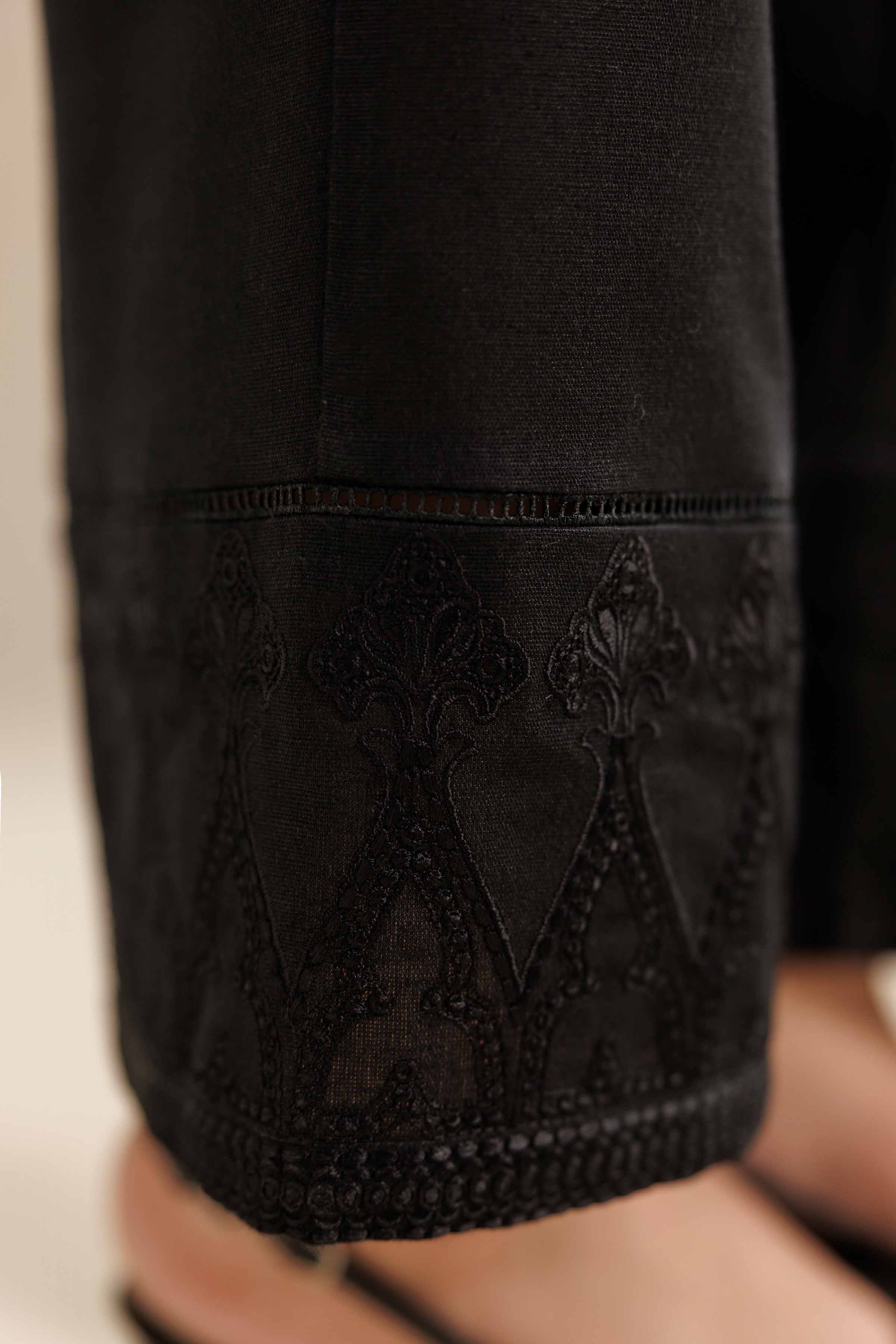 Embroidered Trousers - PW25-152 for Women - Pret Collection | Nishat | Shop Online