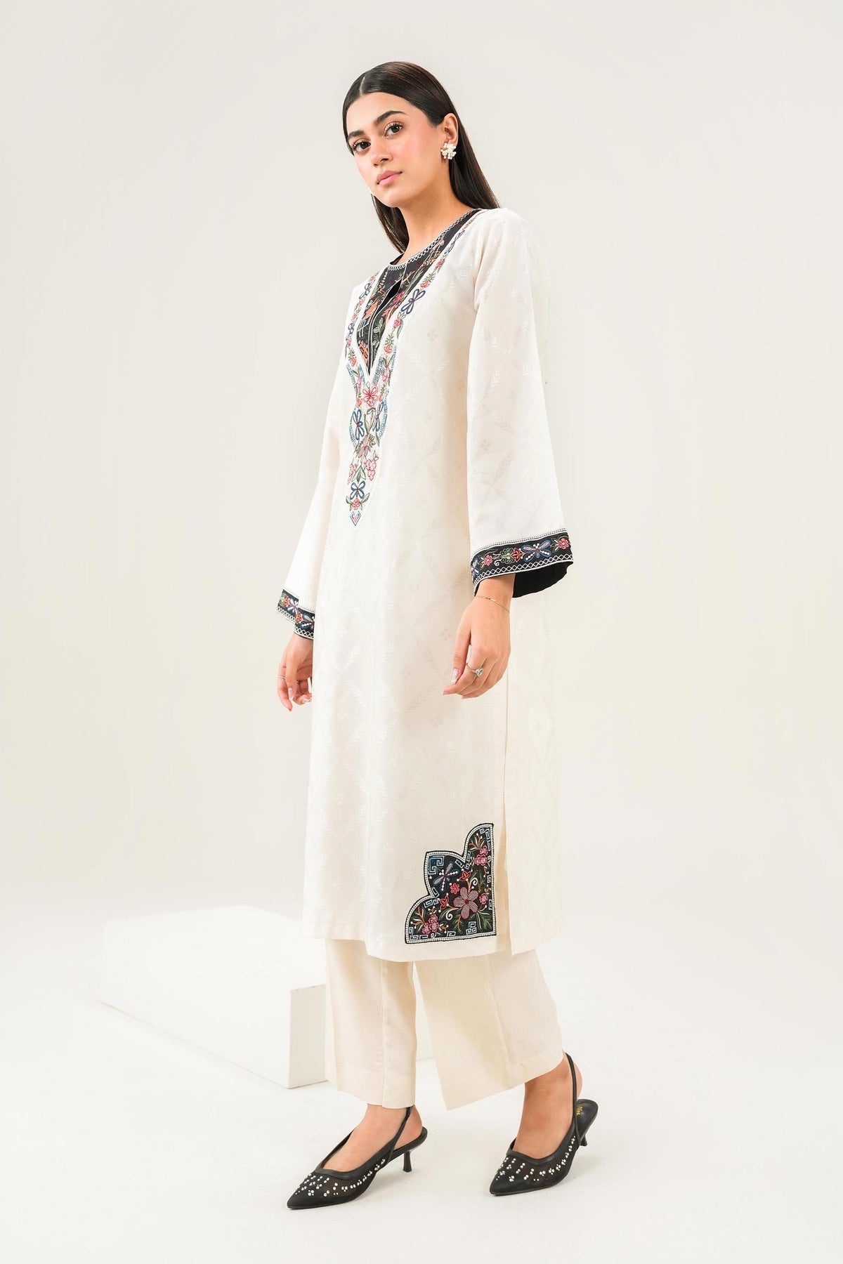 2 Piece - Embroidered Suit - PW25-334