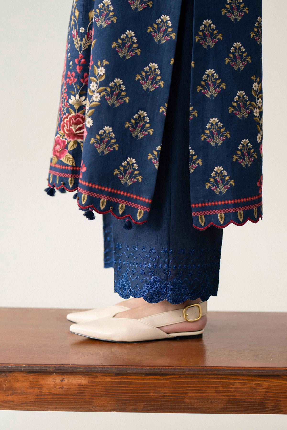 3 Piece - Digital Printed Embroidered Suit - U3PE-NISHA26WV1-151