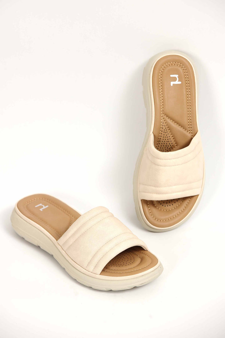 Women Off White Chappal