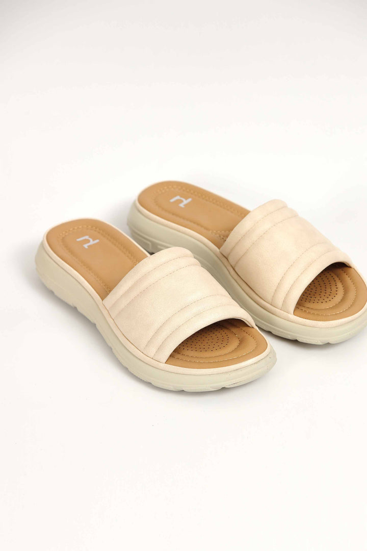 Women Off White Chappal