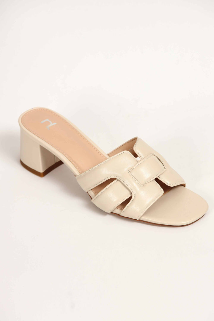 Women Off White Chappal