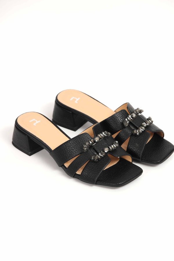 Women Black Chappal