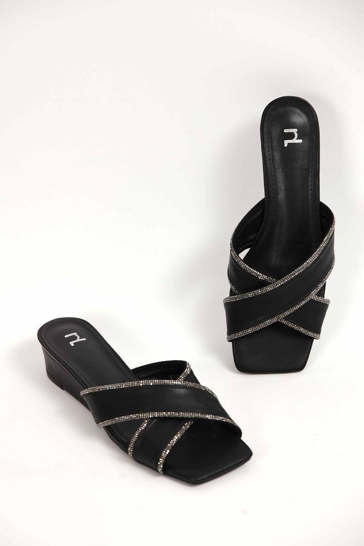 Women Black Chappal