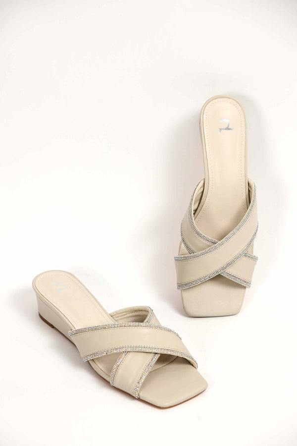 Women Beige Chappal