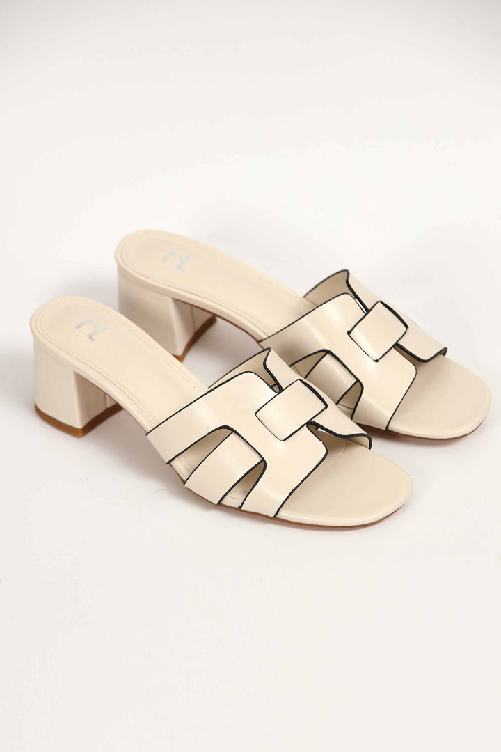 Women Off White Chappal