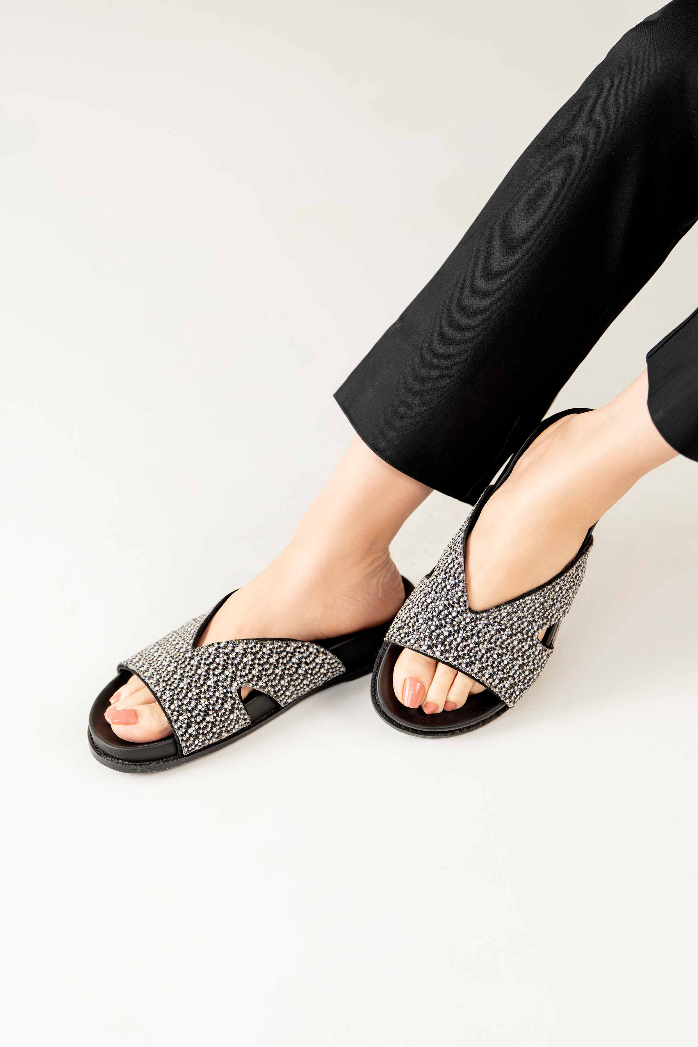 Black Chappal-440562903 for Women - Fashion Collection | Nishat | Shop Online