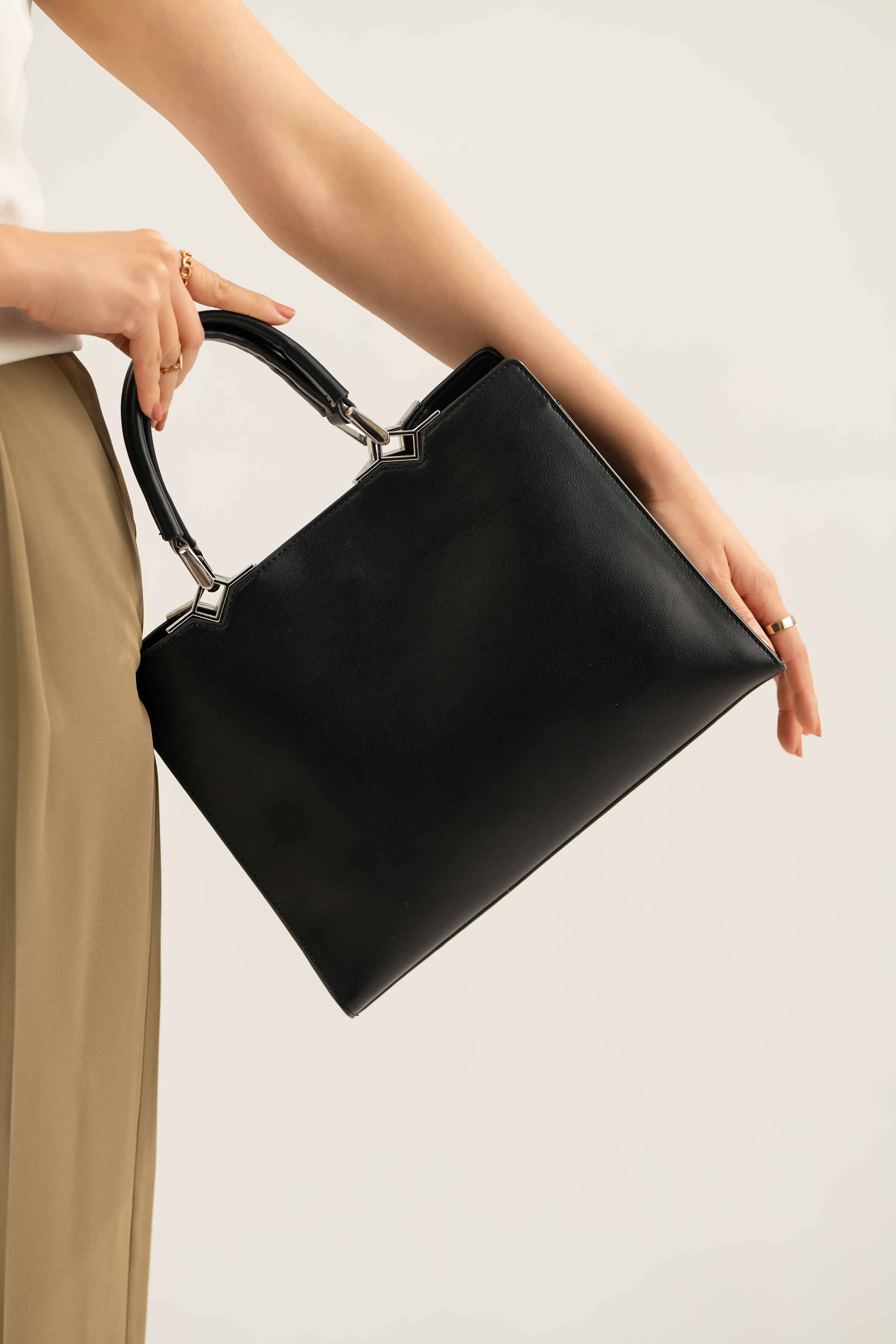 Black Shoulder Bag-440962103 for Women - Fashion Collection | Nishat | Shop Online