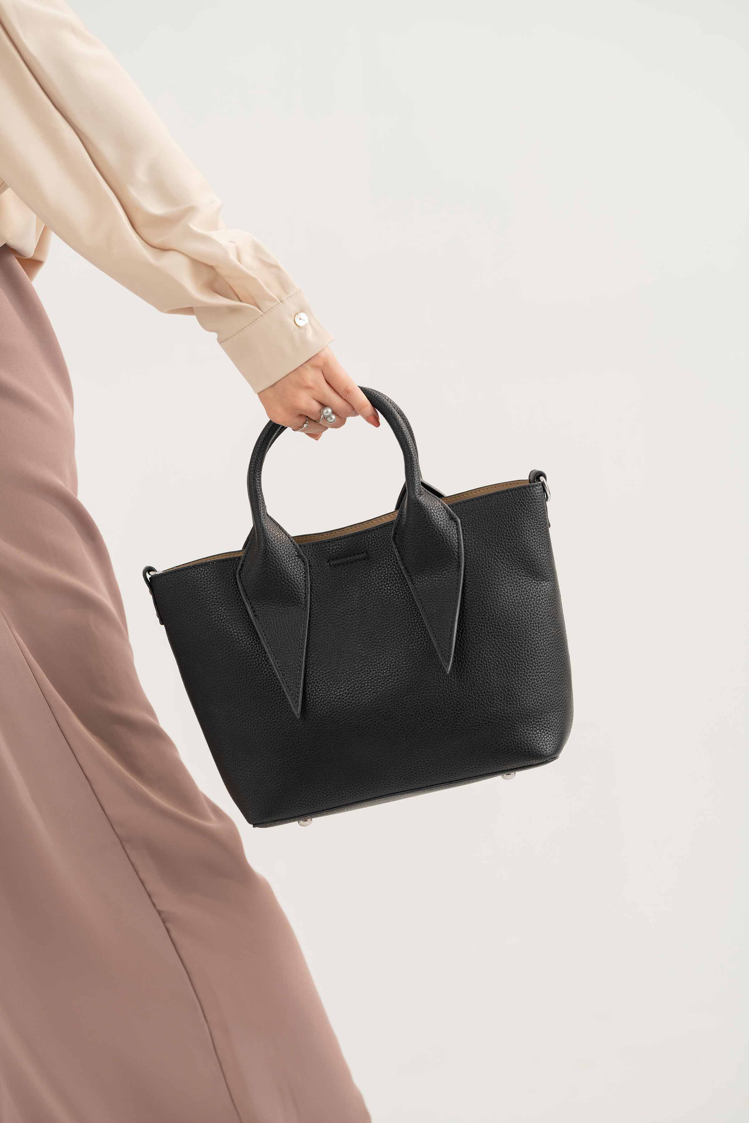 Black Shoulder Bag-440972103 for Women - Fashion Collection | Nishat | Shop Online