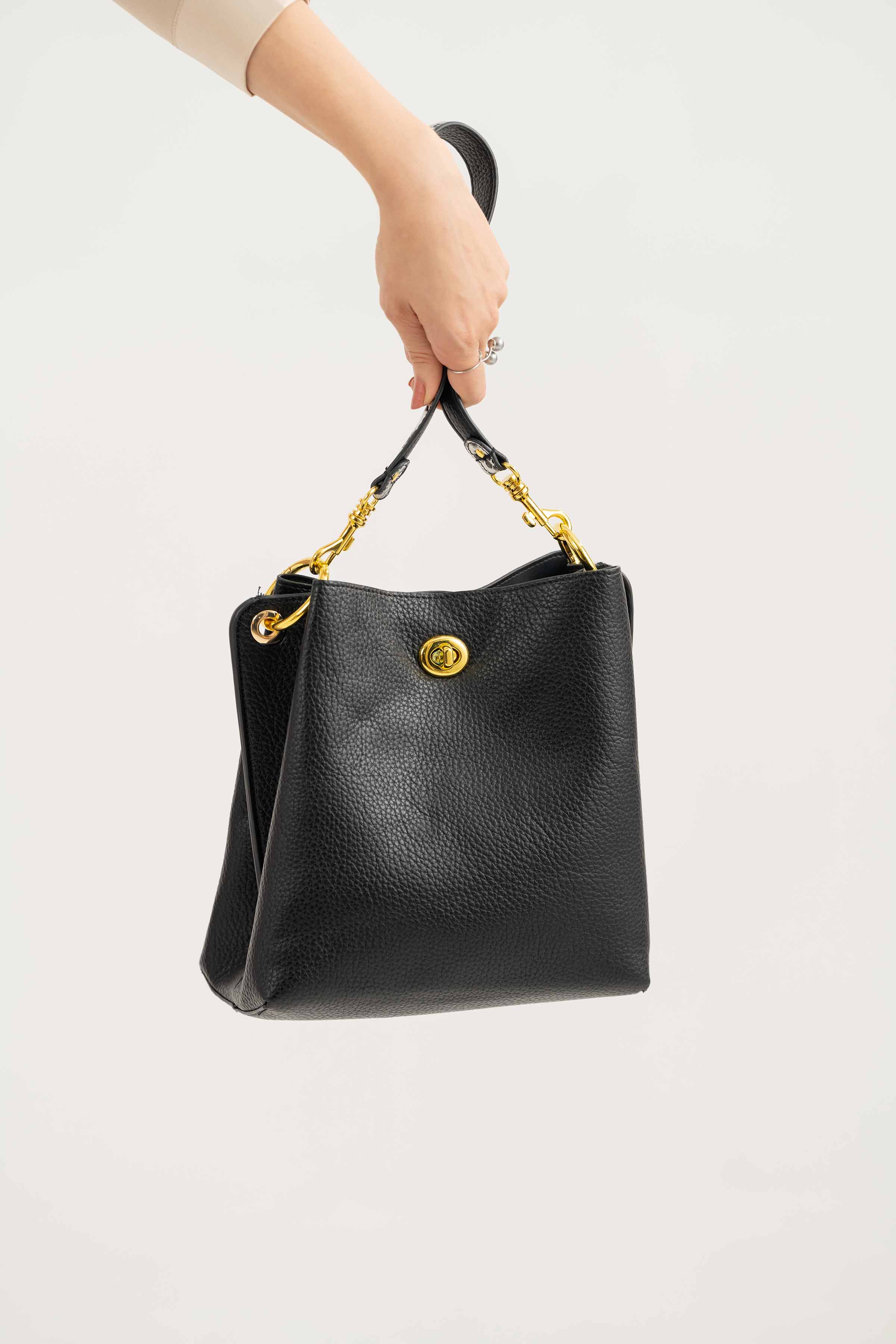 Black Shoulder Bag-441002103 for Women - Fashion Collection | Nishat | Shop Online