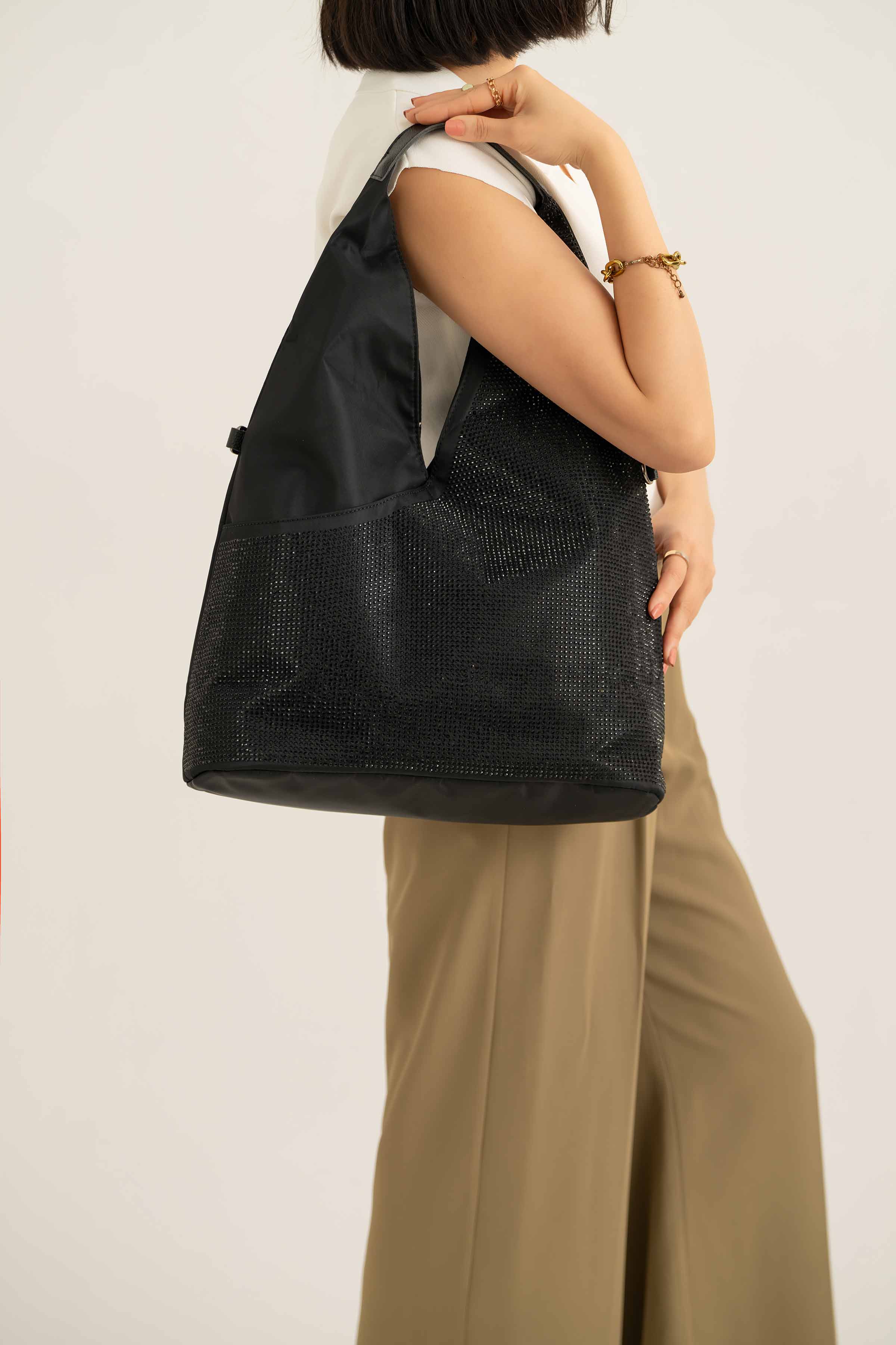 Black Hand Bag-441202103 for Women - Fashion Collection | Nishat | Shop Online