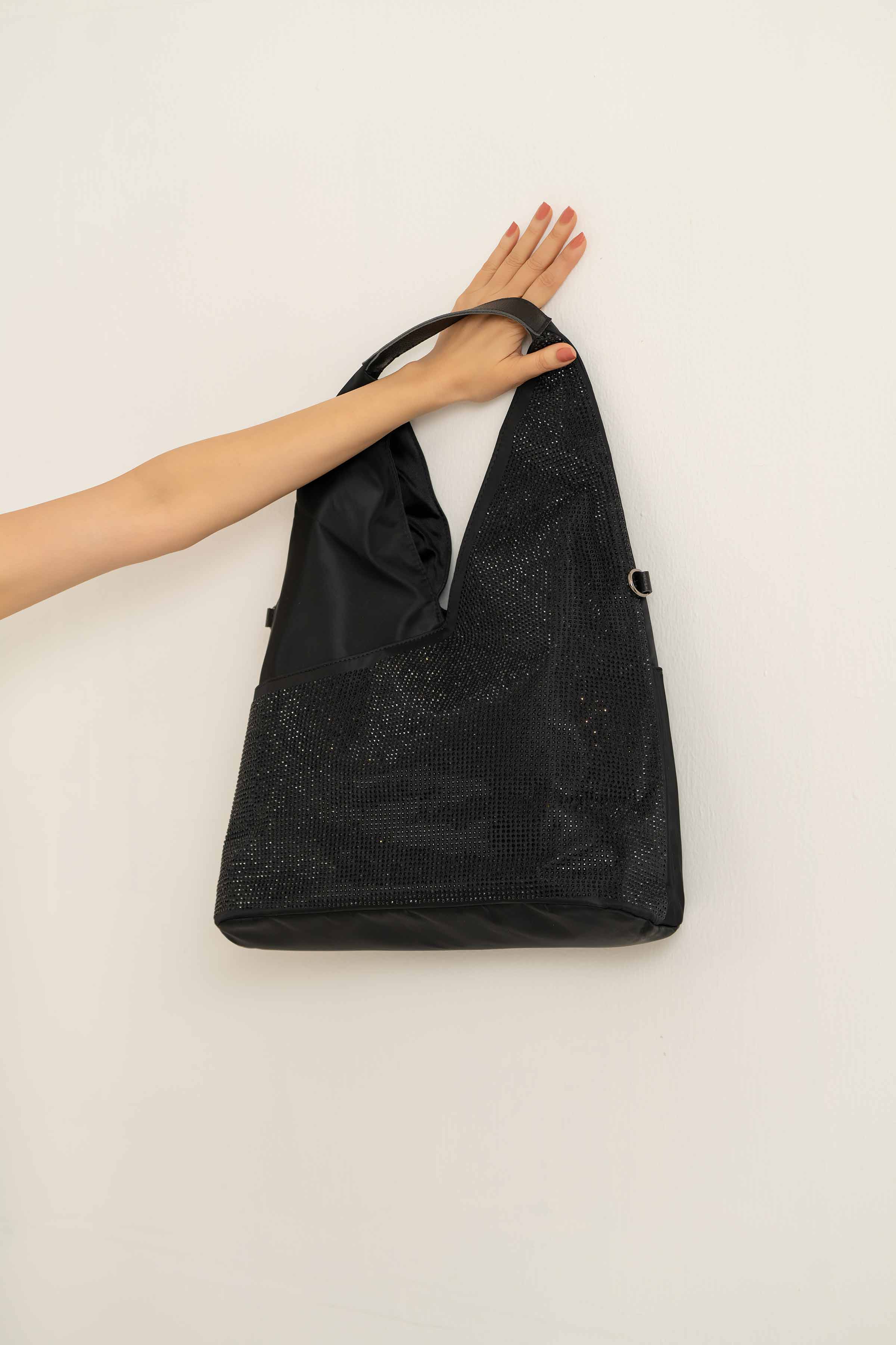 Black Hand Bag-441202103 for Women - Fashion Collection | Nishat | Shop Online