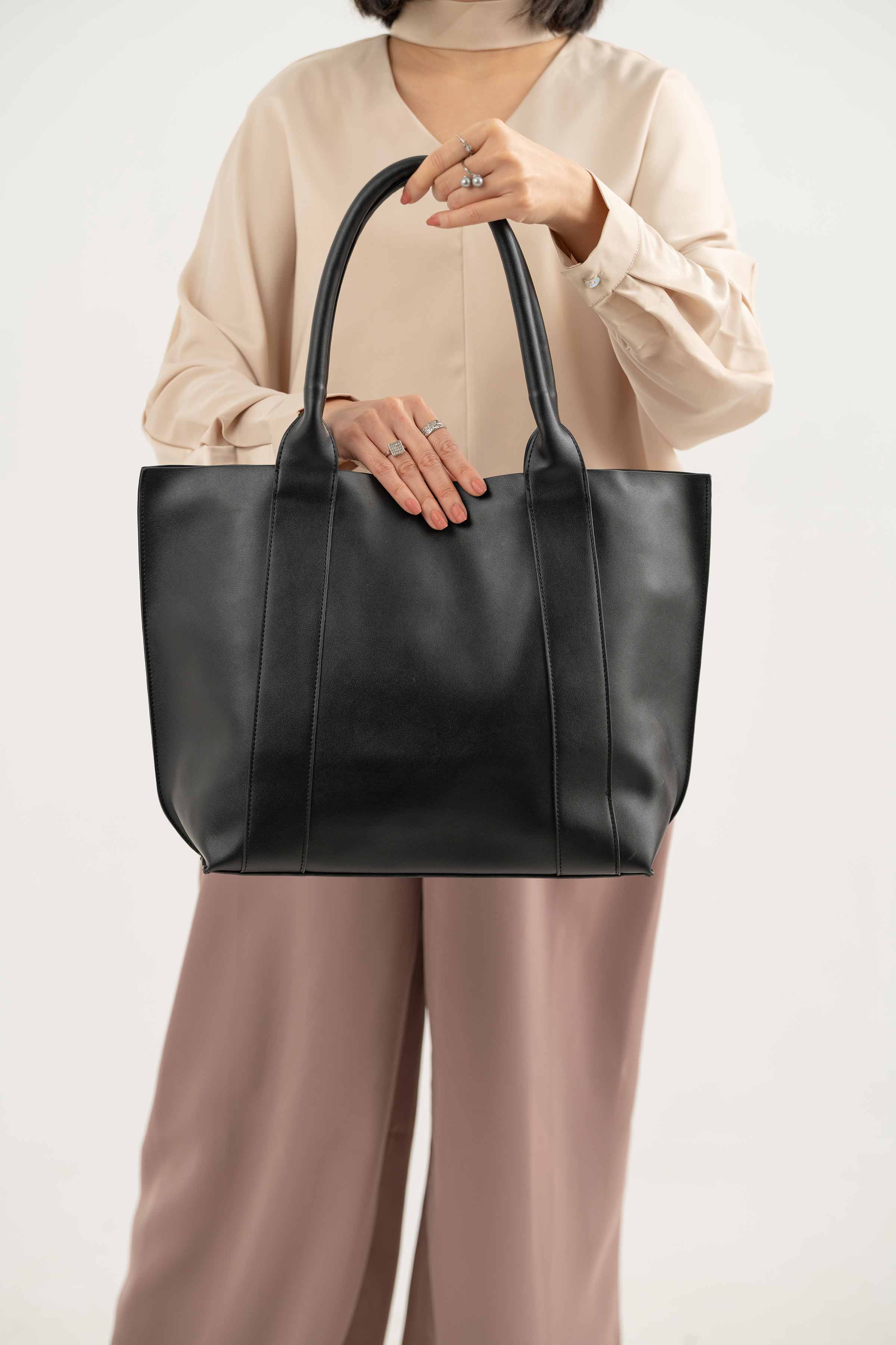 Black Hand Bag-441212103 for Women - Fashion Collection | Nishat | Shop Online