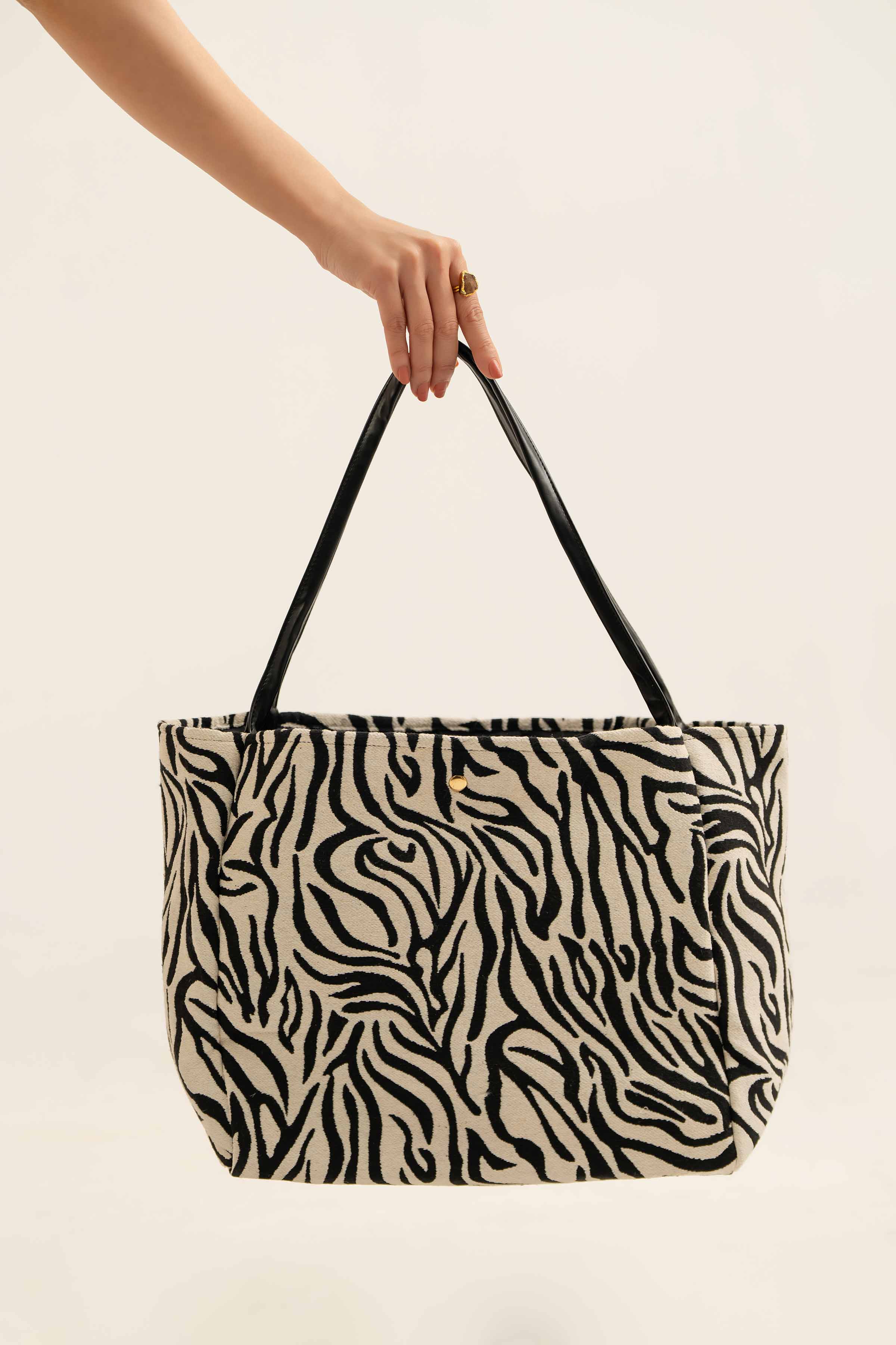 Zebra Hand Bag-441222112 for Women - Fashion Collection | Nishat | Shop Online