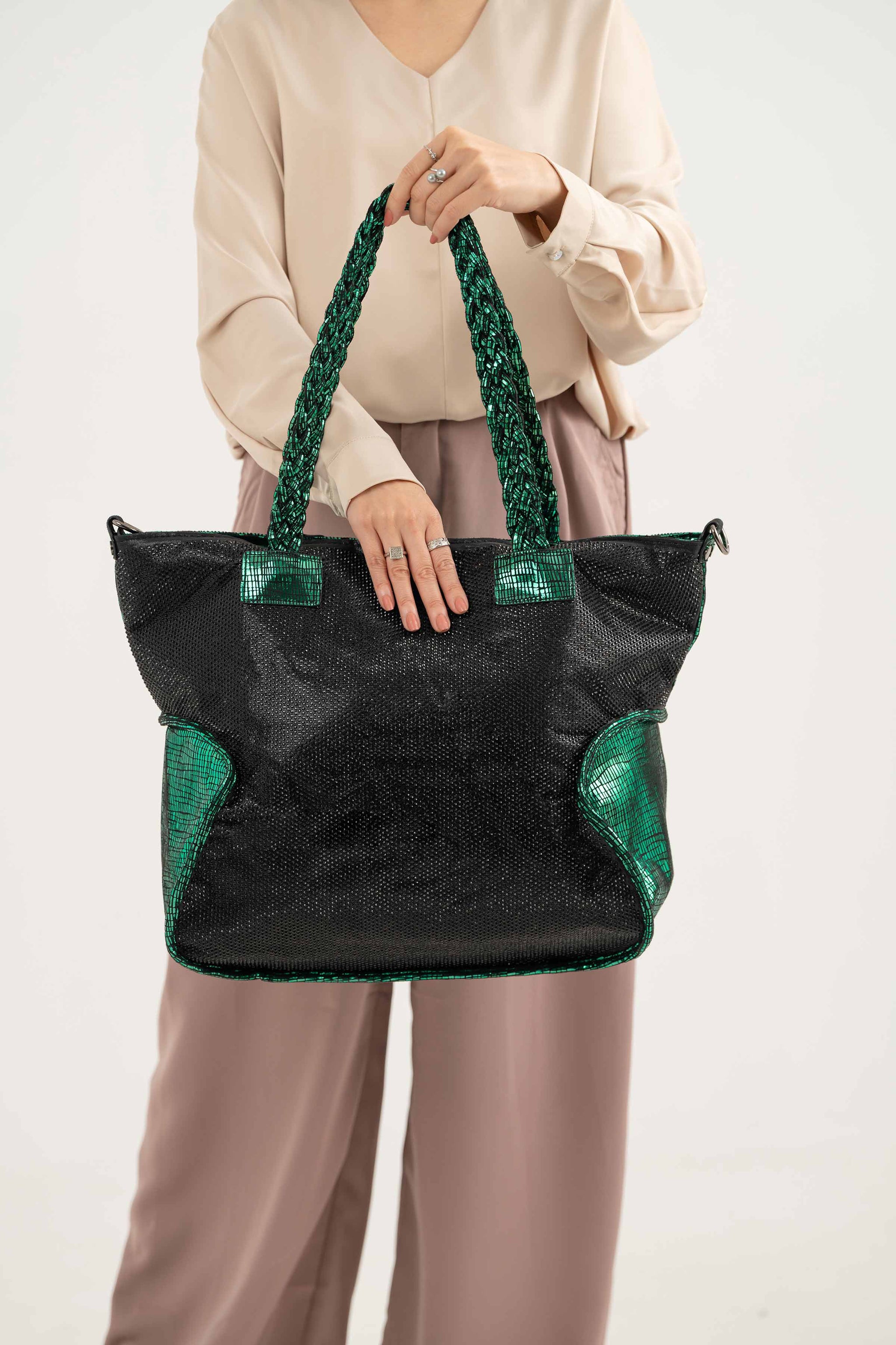 Green Hand Bag-441252104