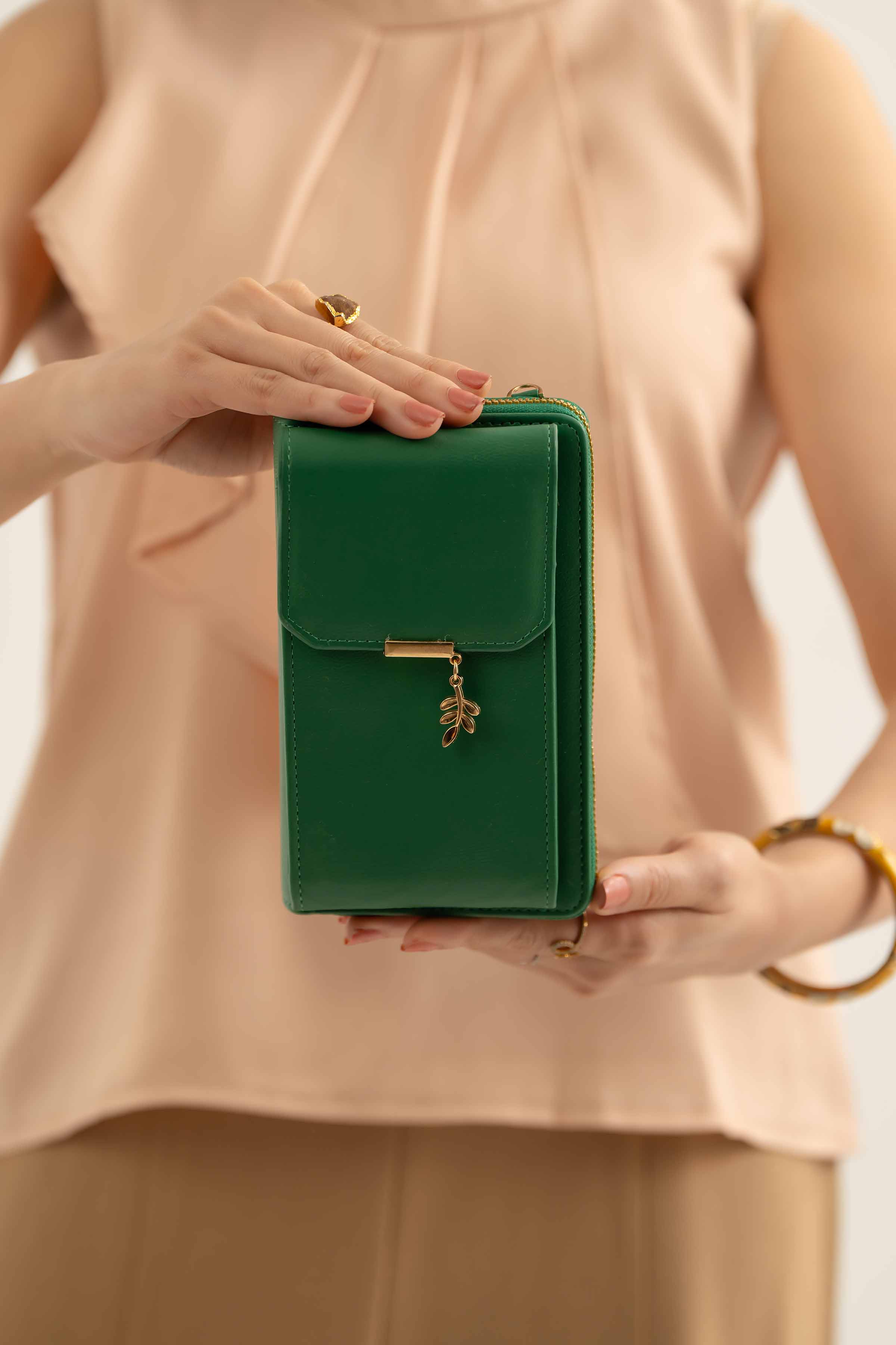 Green Phone Bag-441352104 for Women - Fashion Collection | Nishat | Shop Online