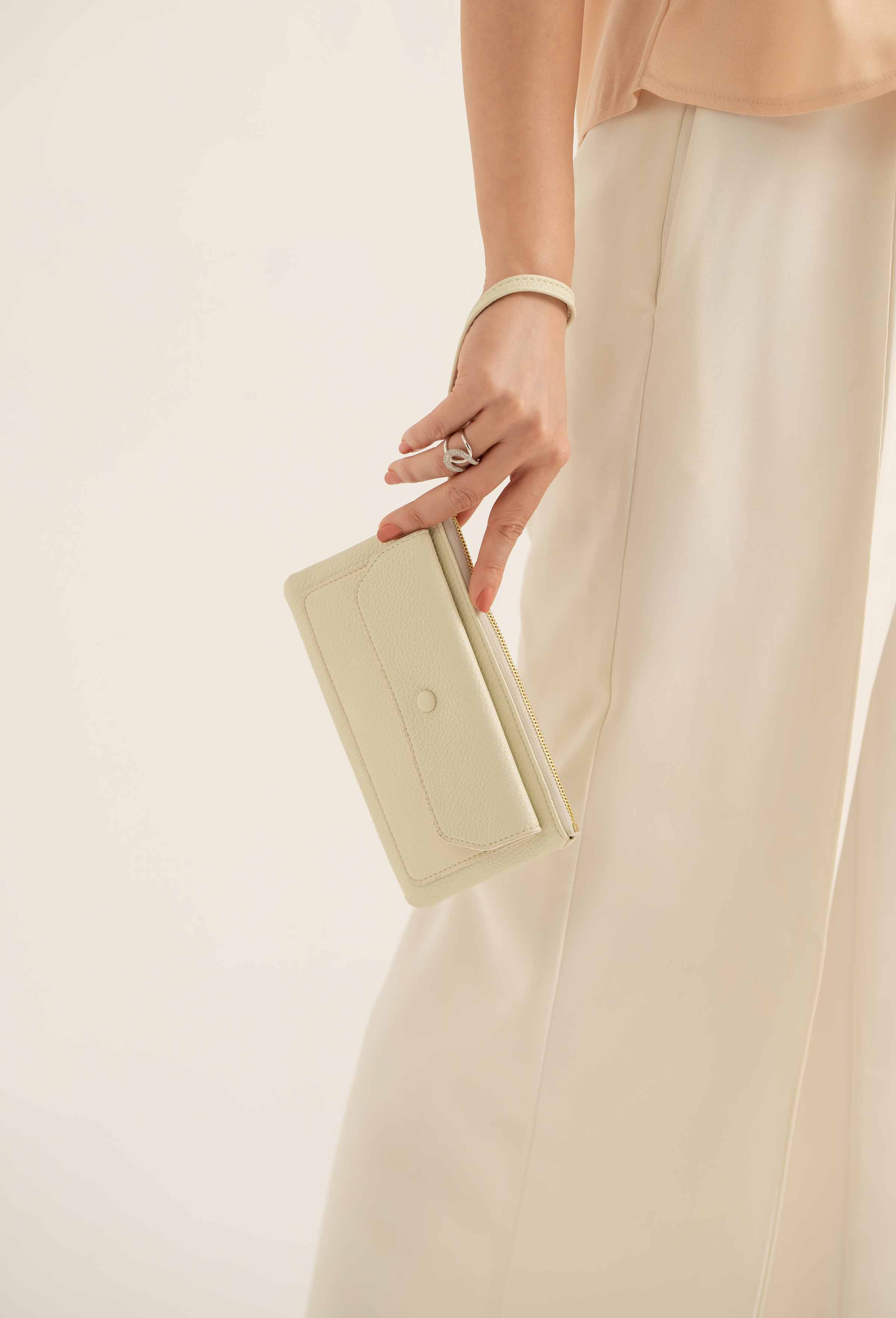 White Wallet-441392112 for Women - Fashion Collection | Nishat | Shop Online