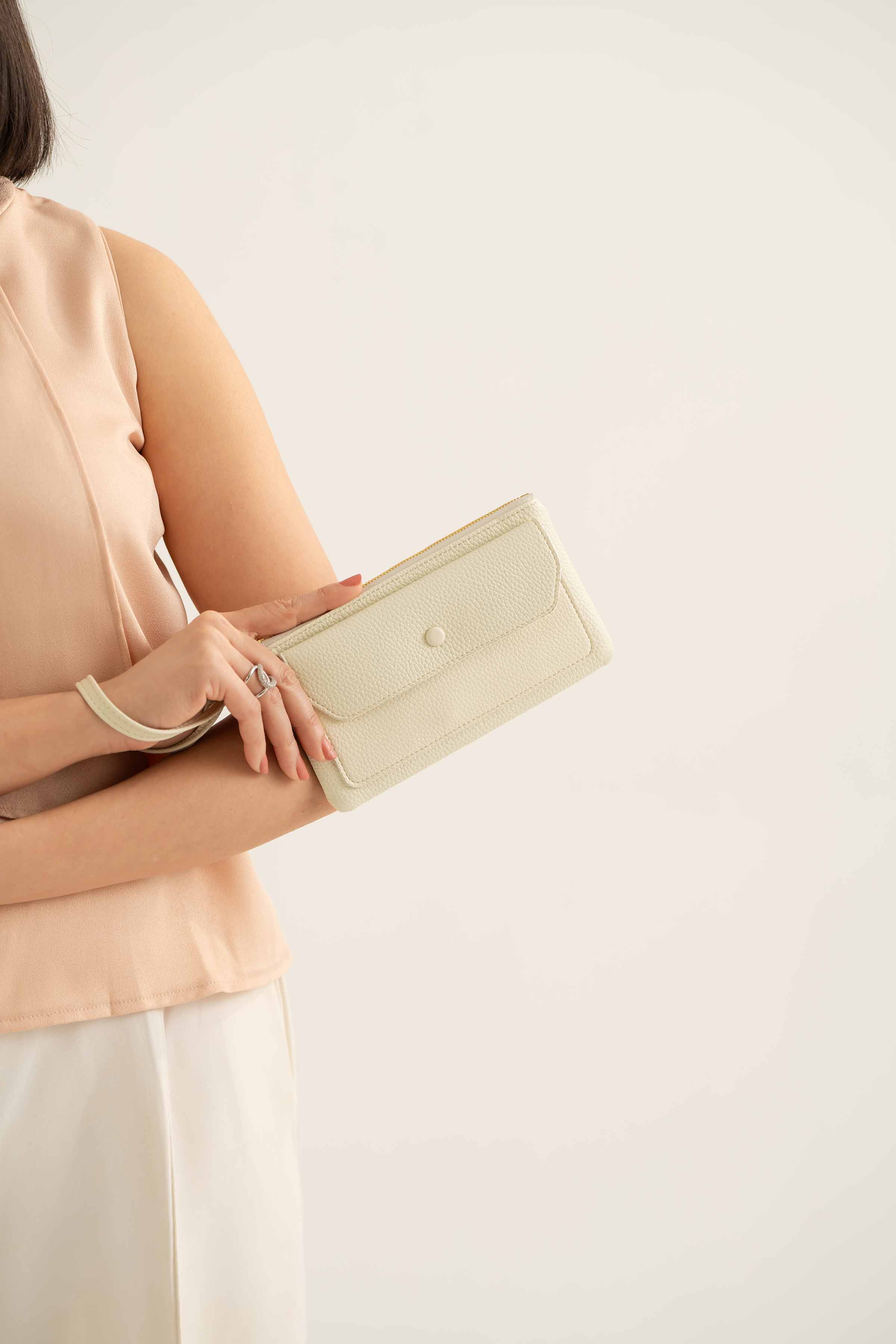 White Wallet-441392112 for Women - Fashion Collection | Nishat | Shop Online