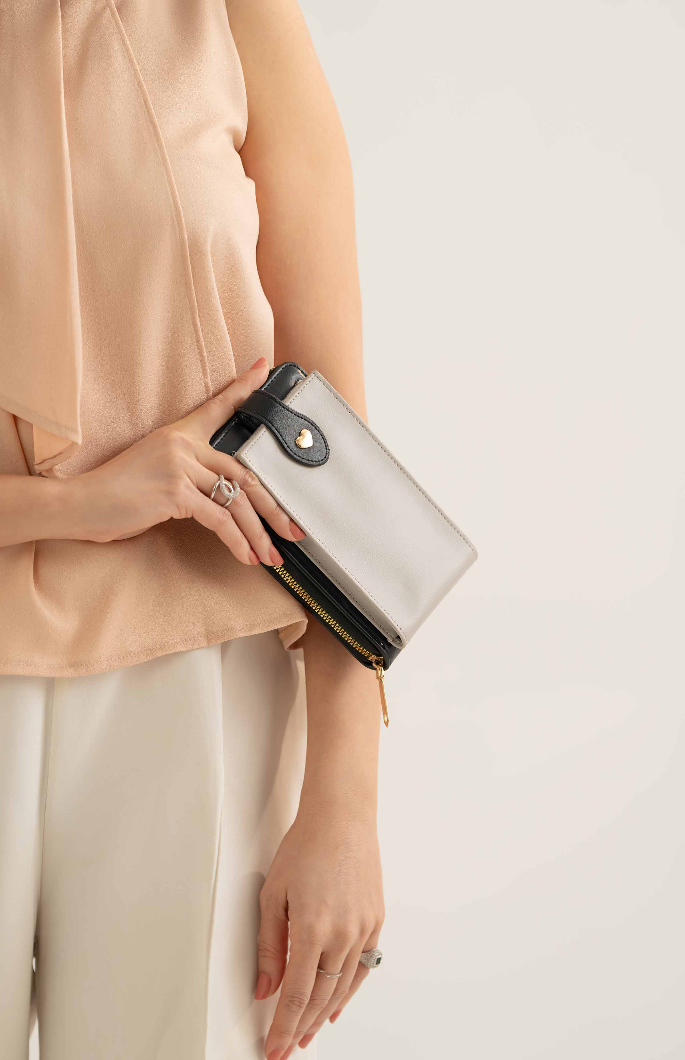 Black Phone Bag-441422103 for Women - Fashion Collection | Nishat | Shop Online