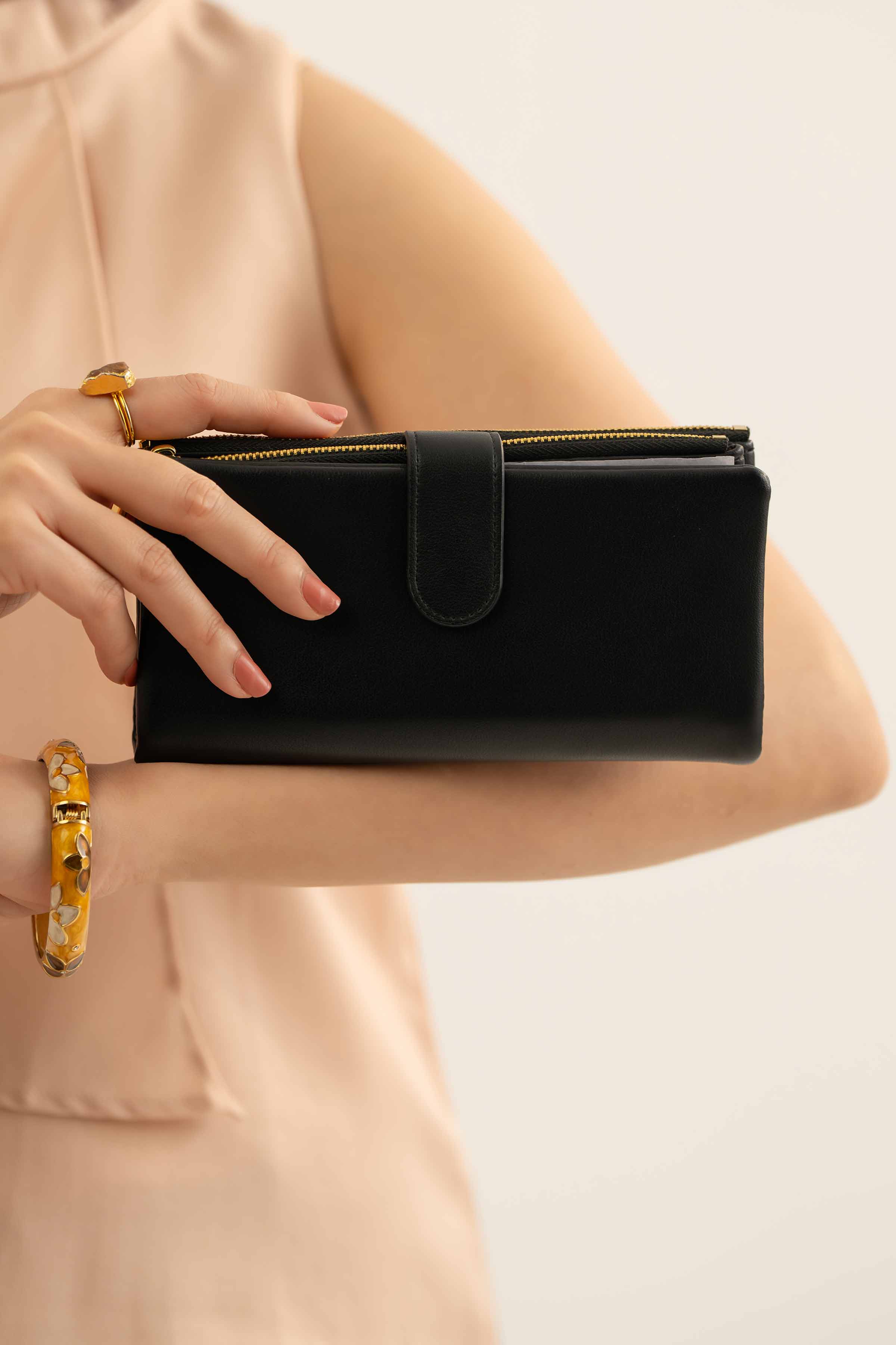 Black Wallet-441452103 for Women - Fashion Collection | Nishat | Shop Online