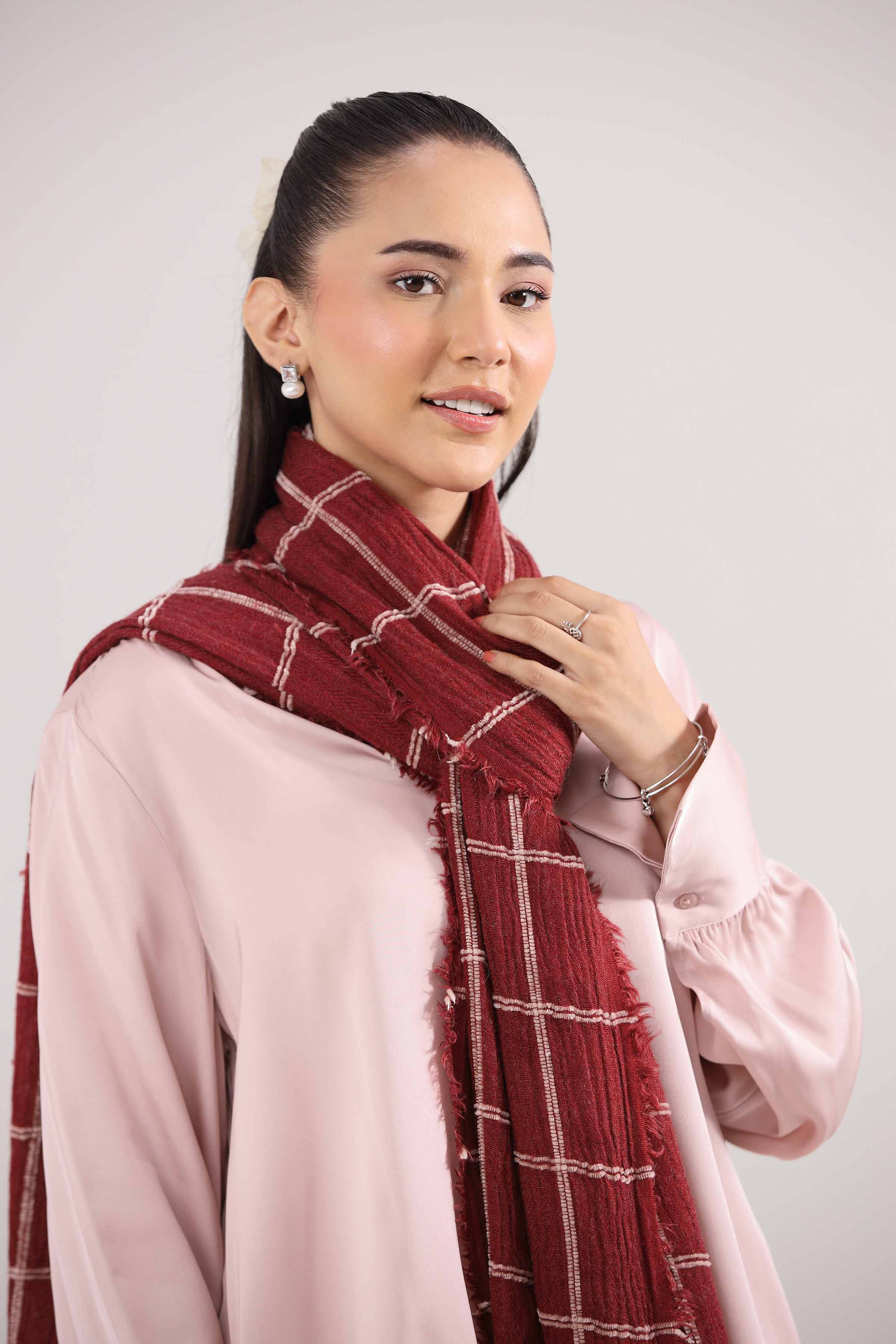 Red Women Scarf-442382101 for Women – Scarf Collection | Nishat | Shop Online
