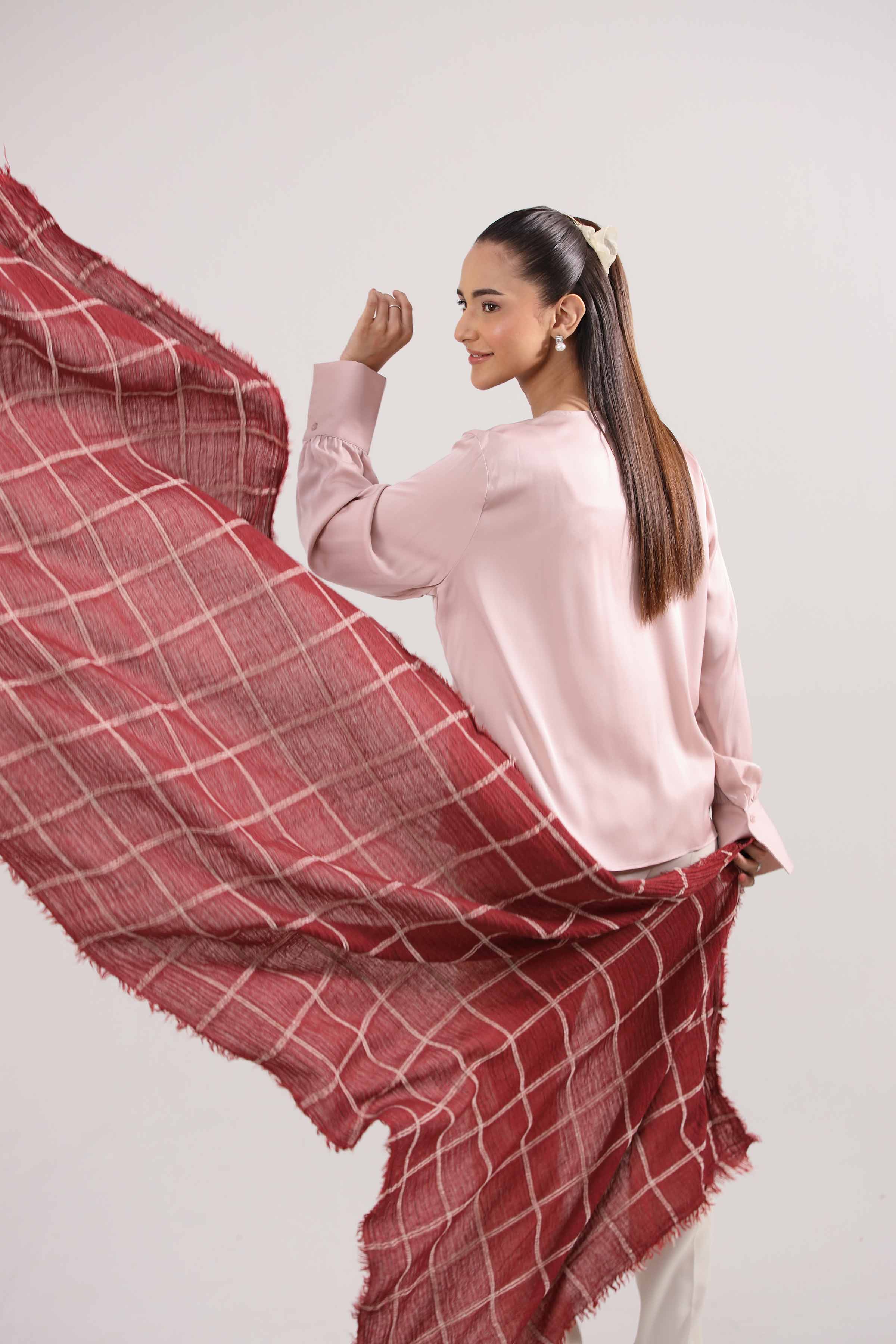 Red Women Scarf-442382101 for Women – Scarf Collection | Nishat | Shop Online