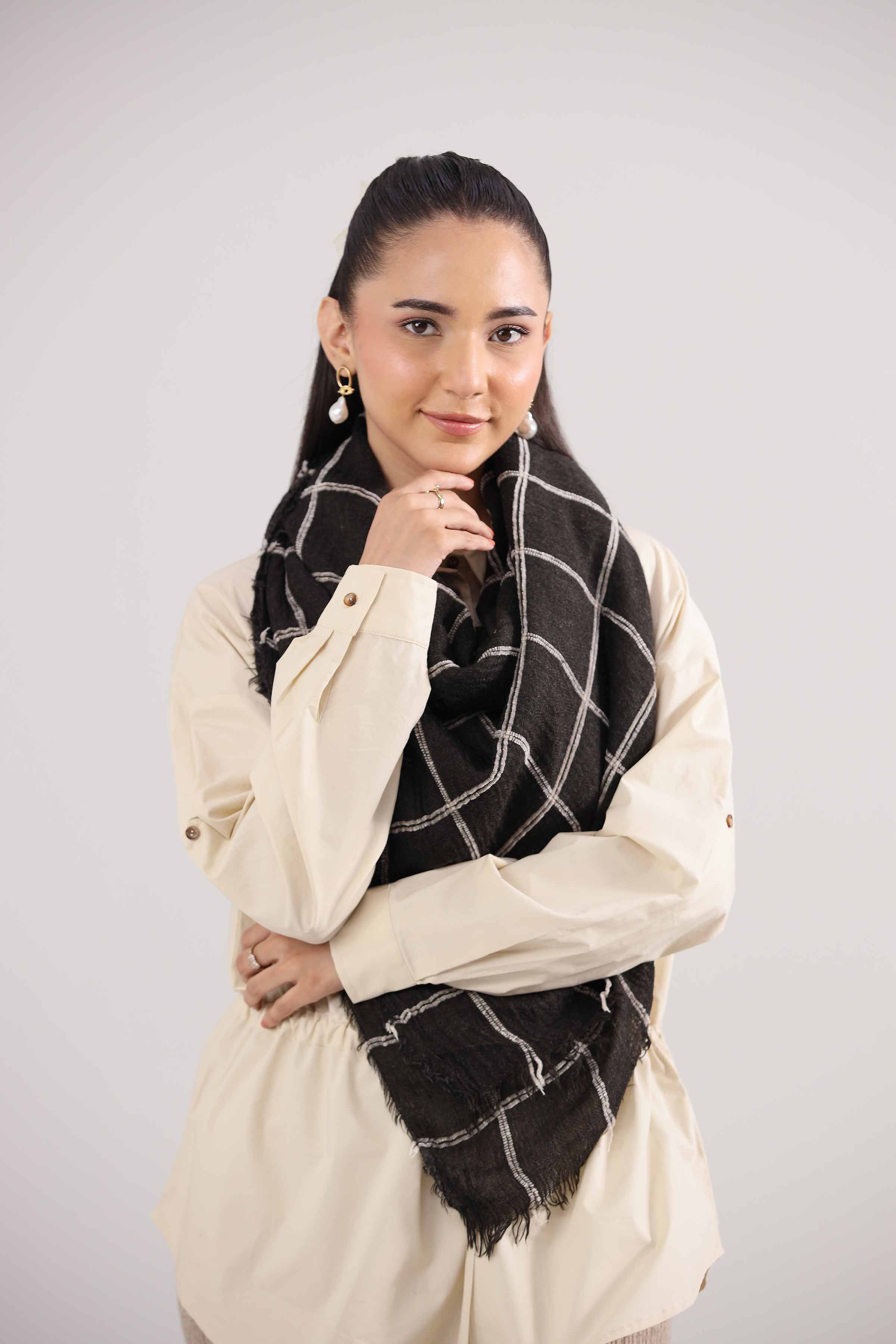 Black Women Scarf-442382103 for Women – Scarf Collection | Nishat | Shop Online