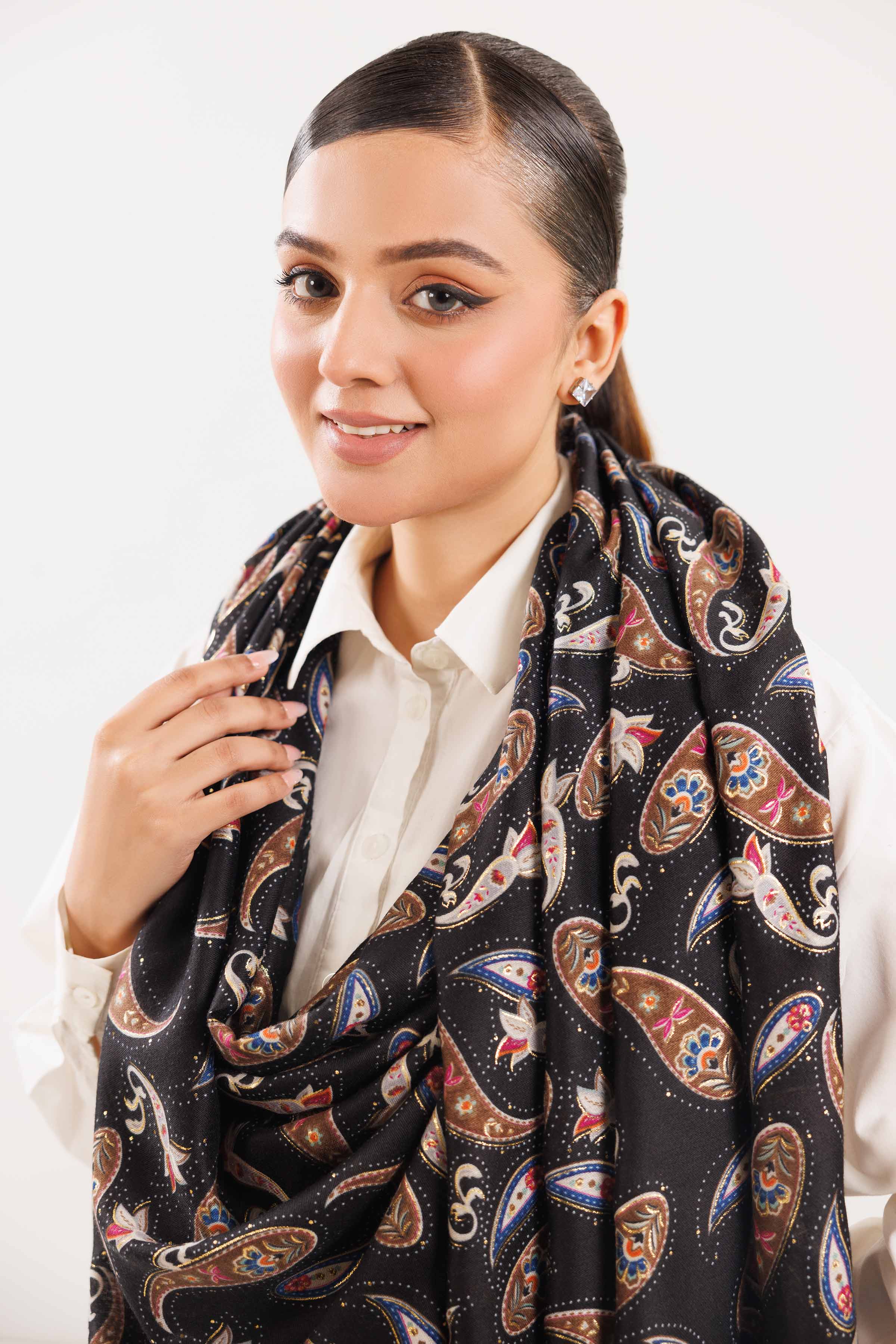 Black Women Scarf-442752103 for Women – Scarf Collection | Nishat | Shop Online