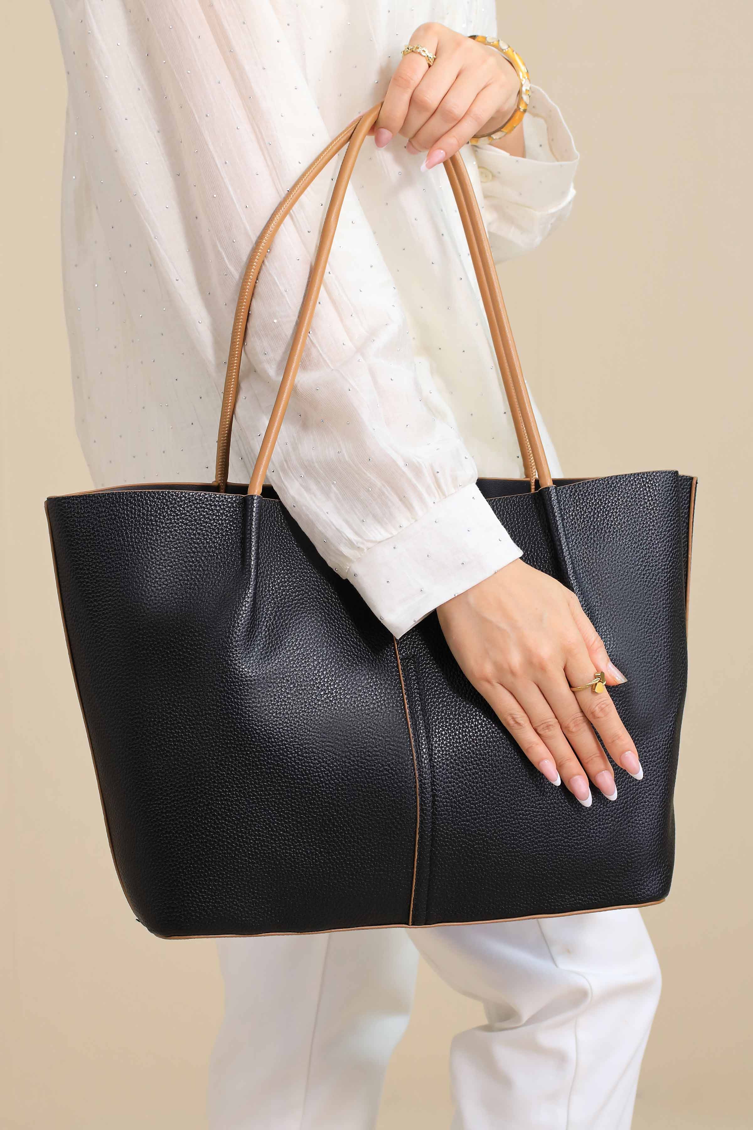 Black Shoulder Bag-444362103 for Women - Bag Winter Collection | Nishat | Shop Online