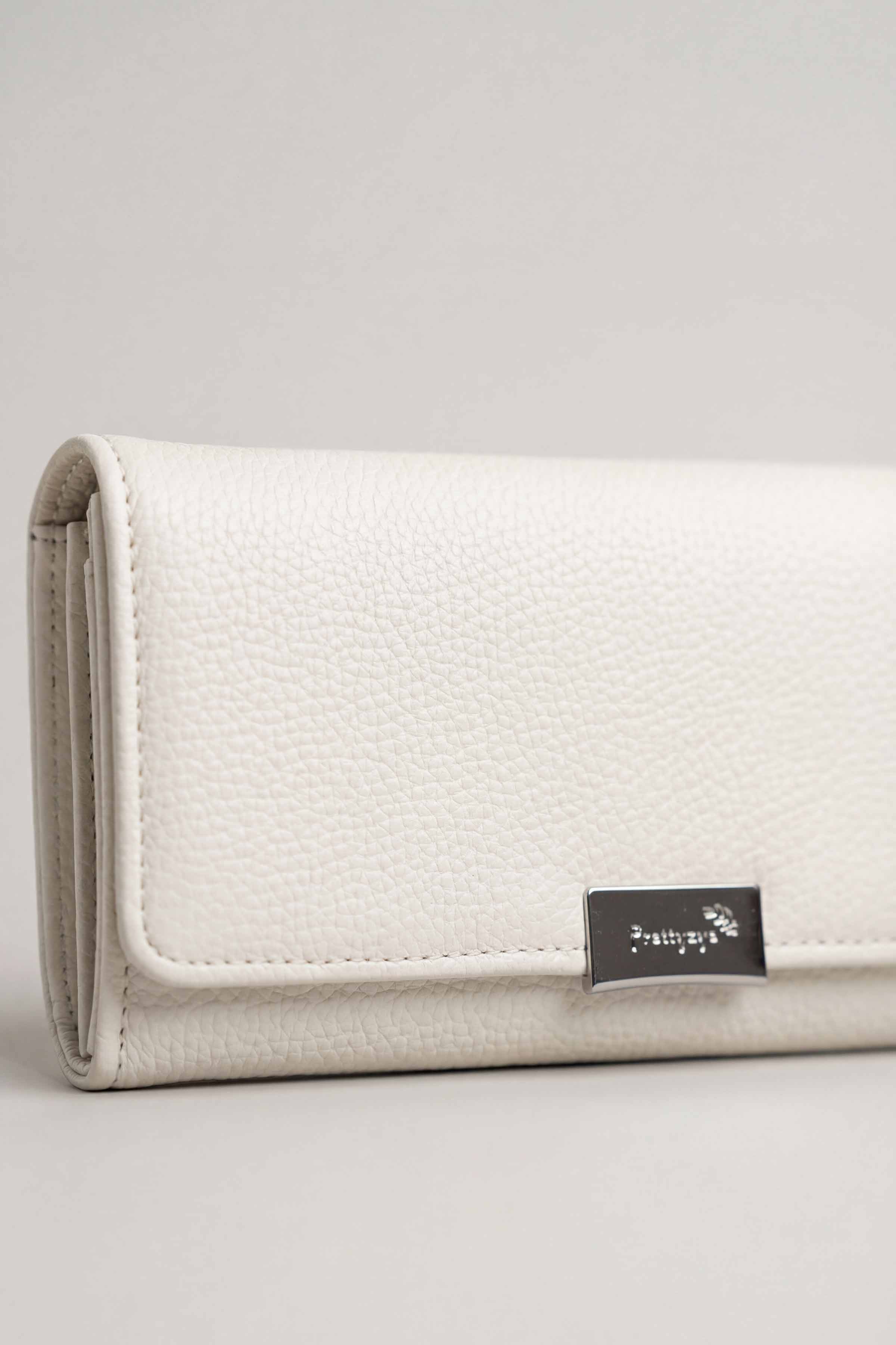 Beige Wallet-446592130