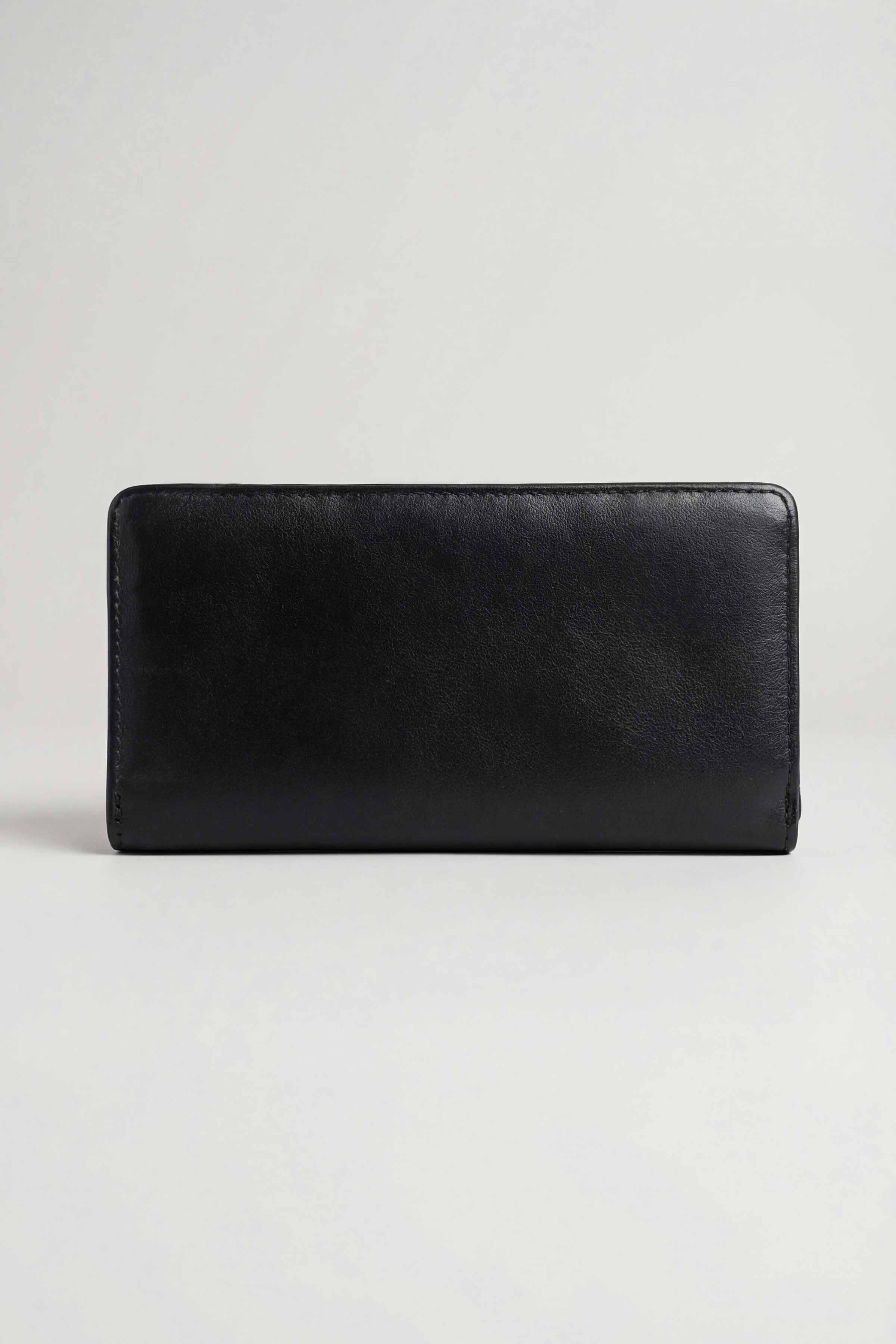 Black Wallet-446622103
