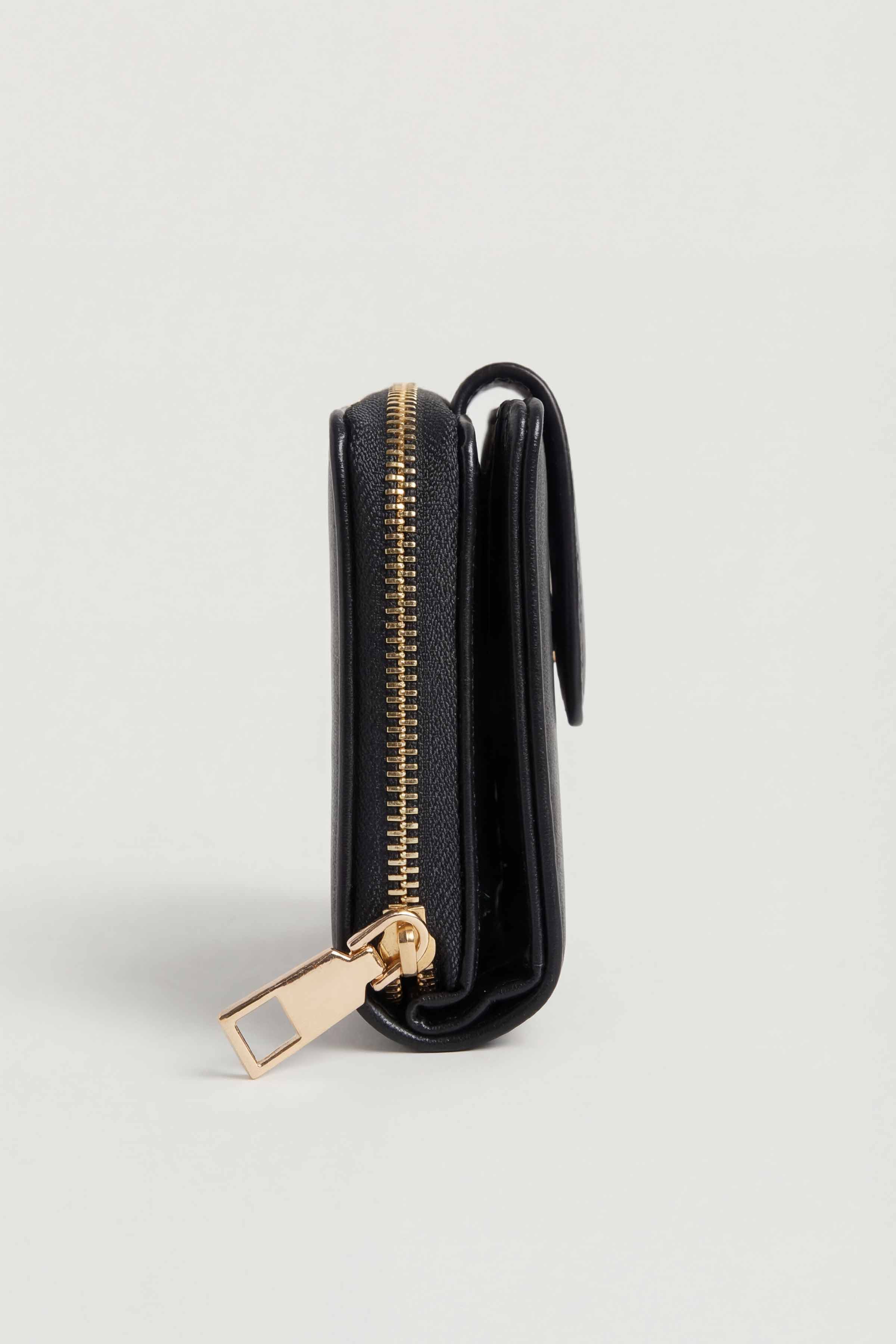 Black Wallet-446632103