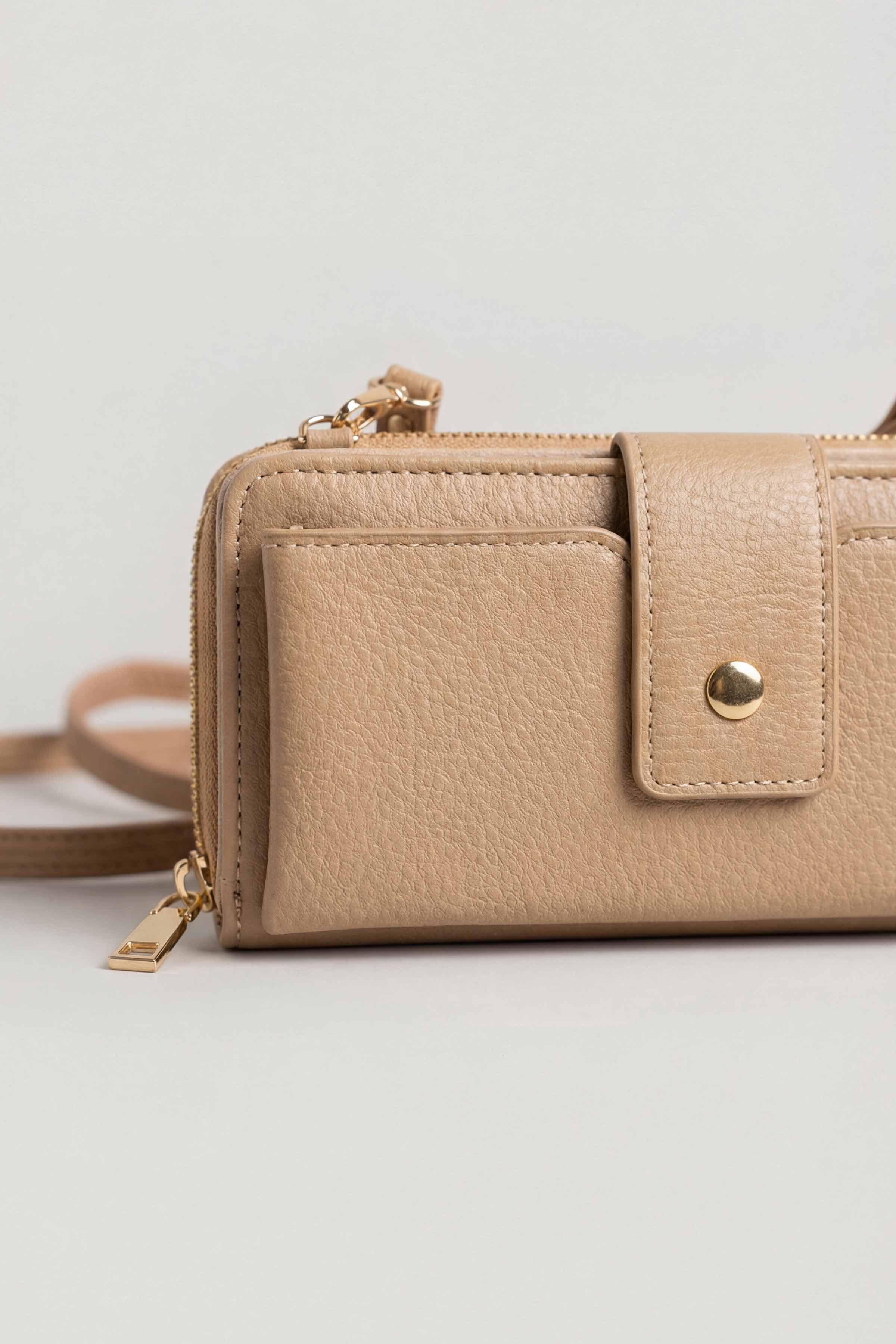Tan Wallet-446642126