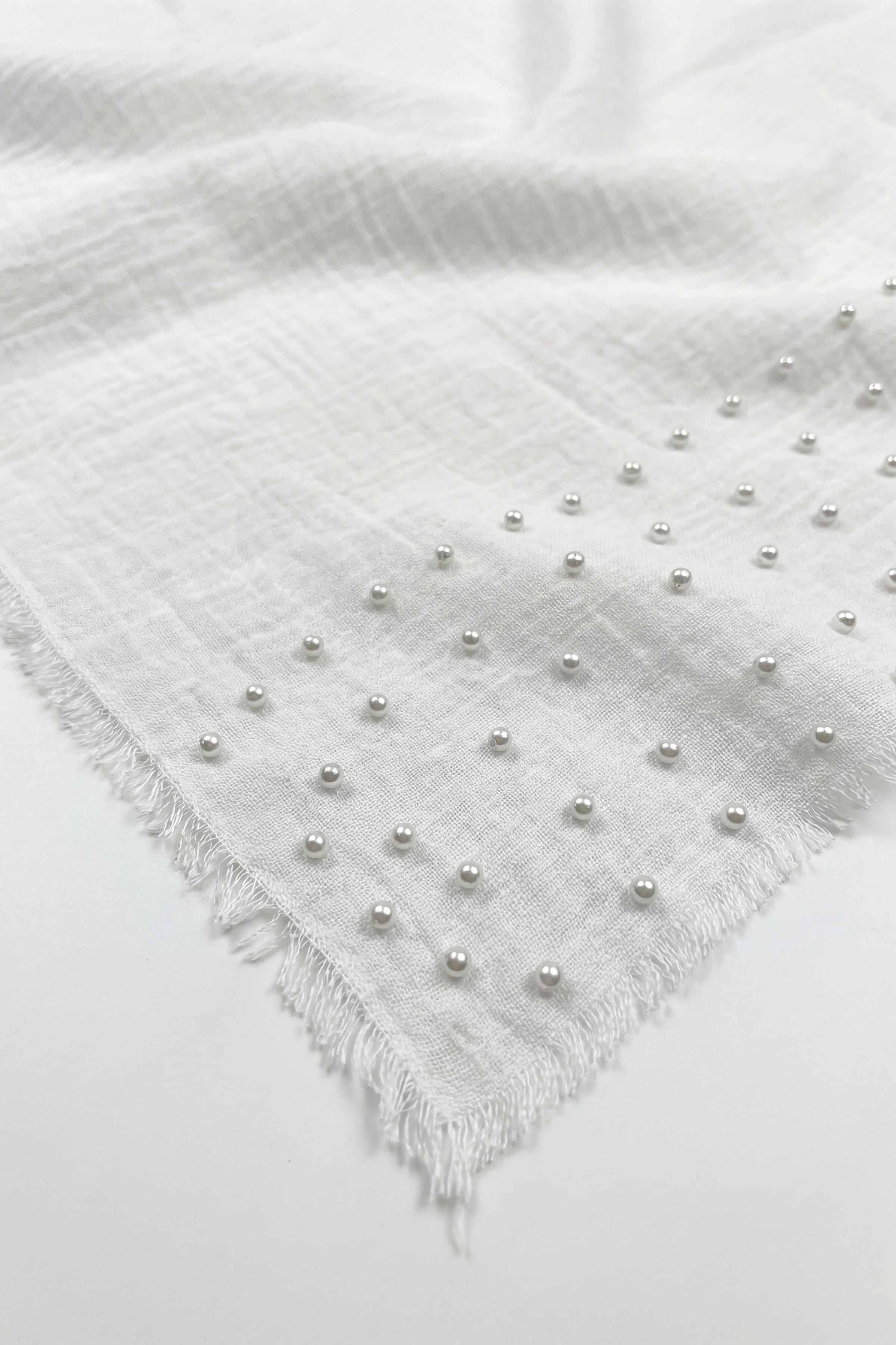 White Women Scarf-447362112