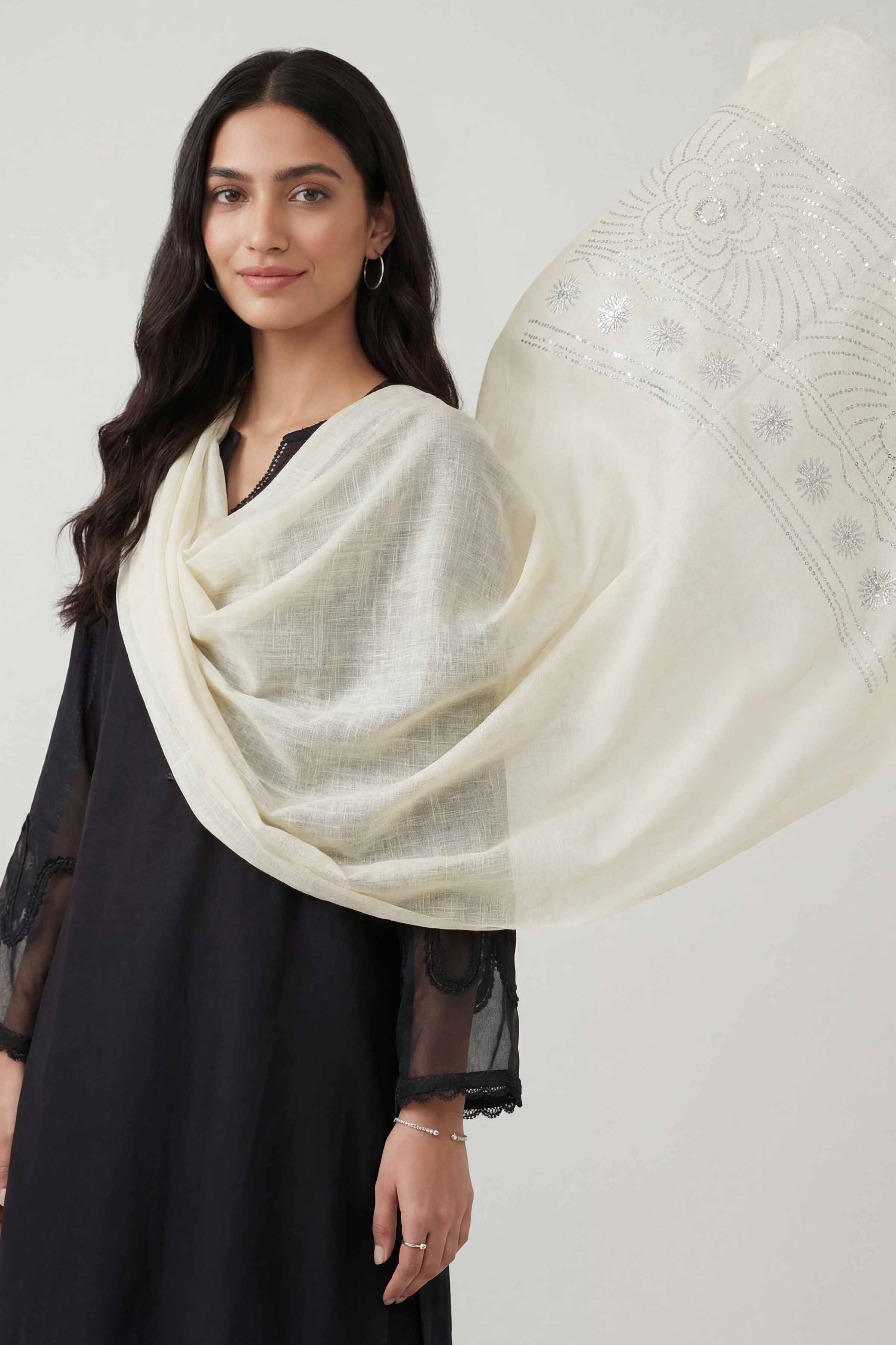 Off White Women Scarf-447392107