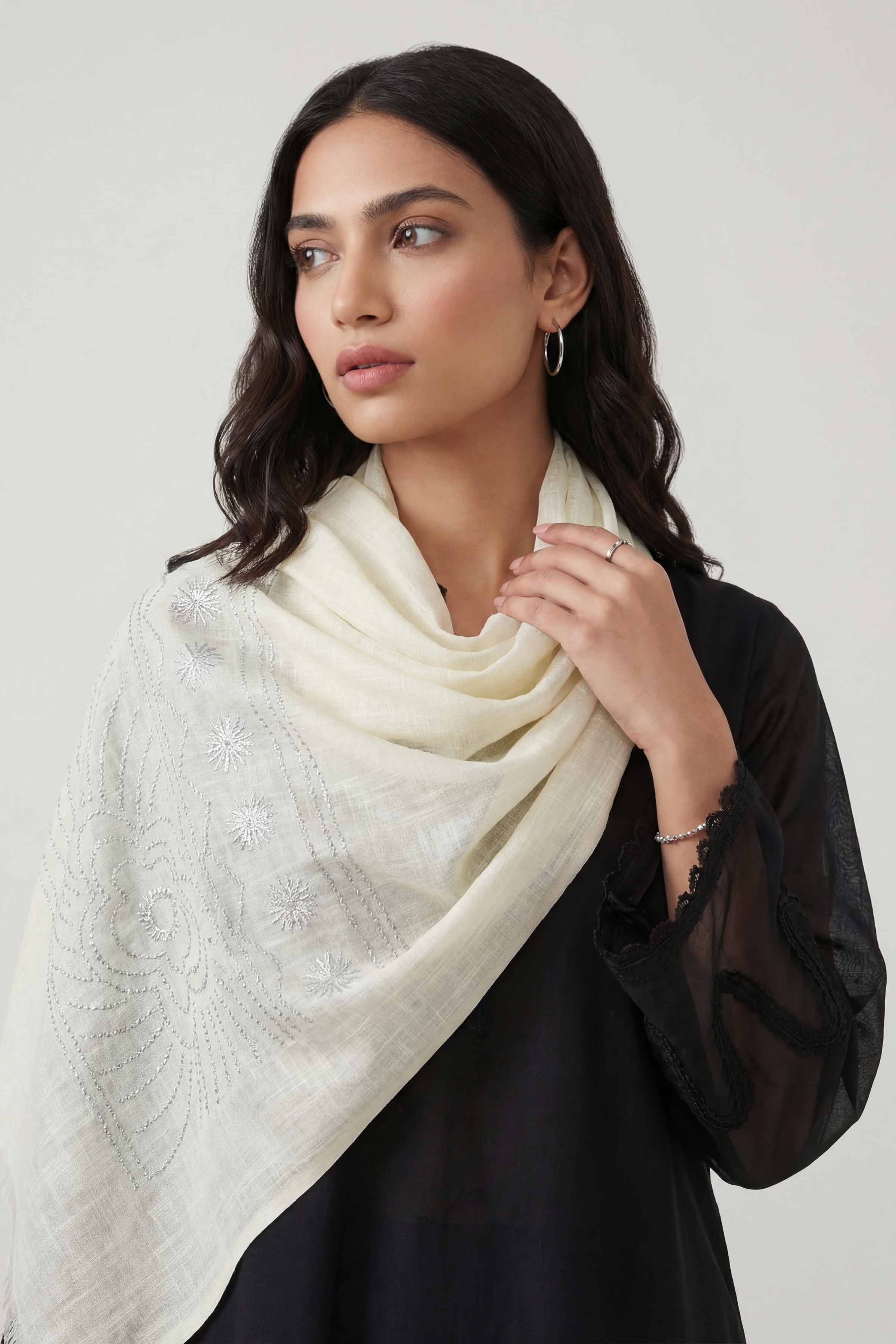 Off White Women Scarf-447392107