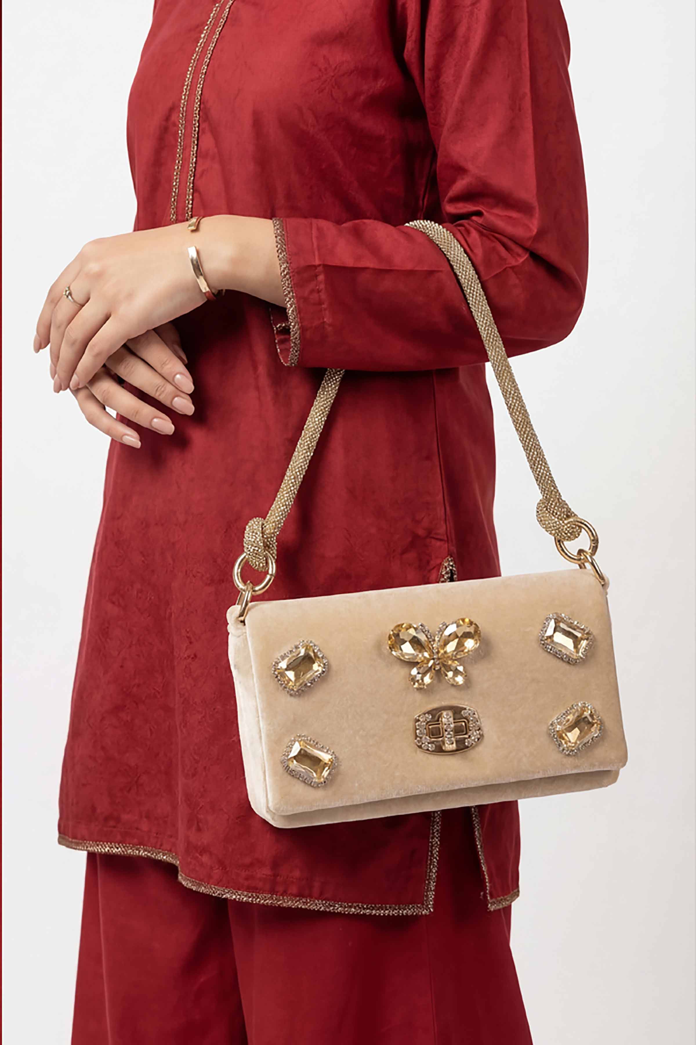 Gold Clutch-448502119