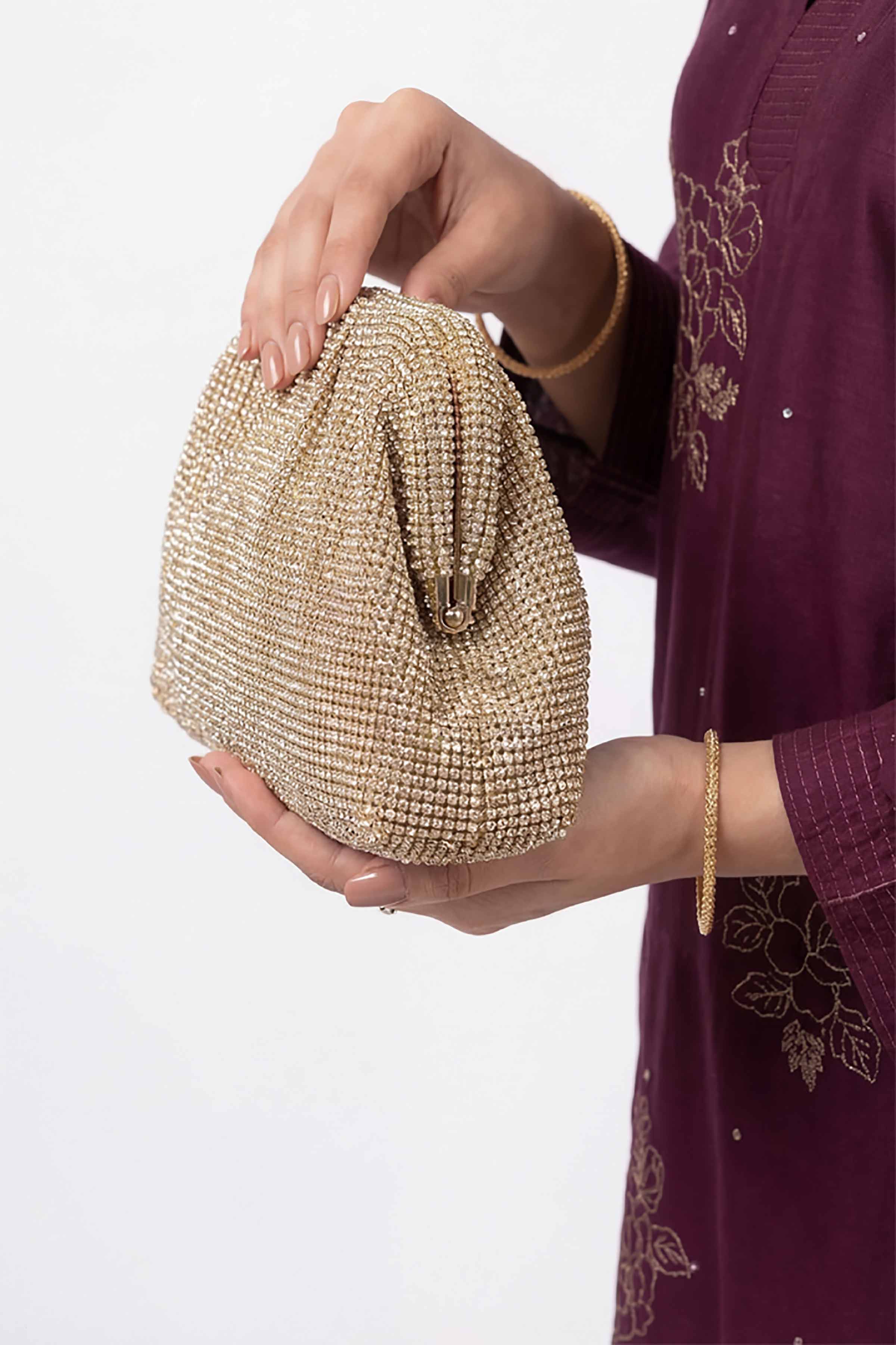 Gold Clutch-448742119