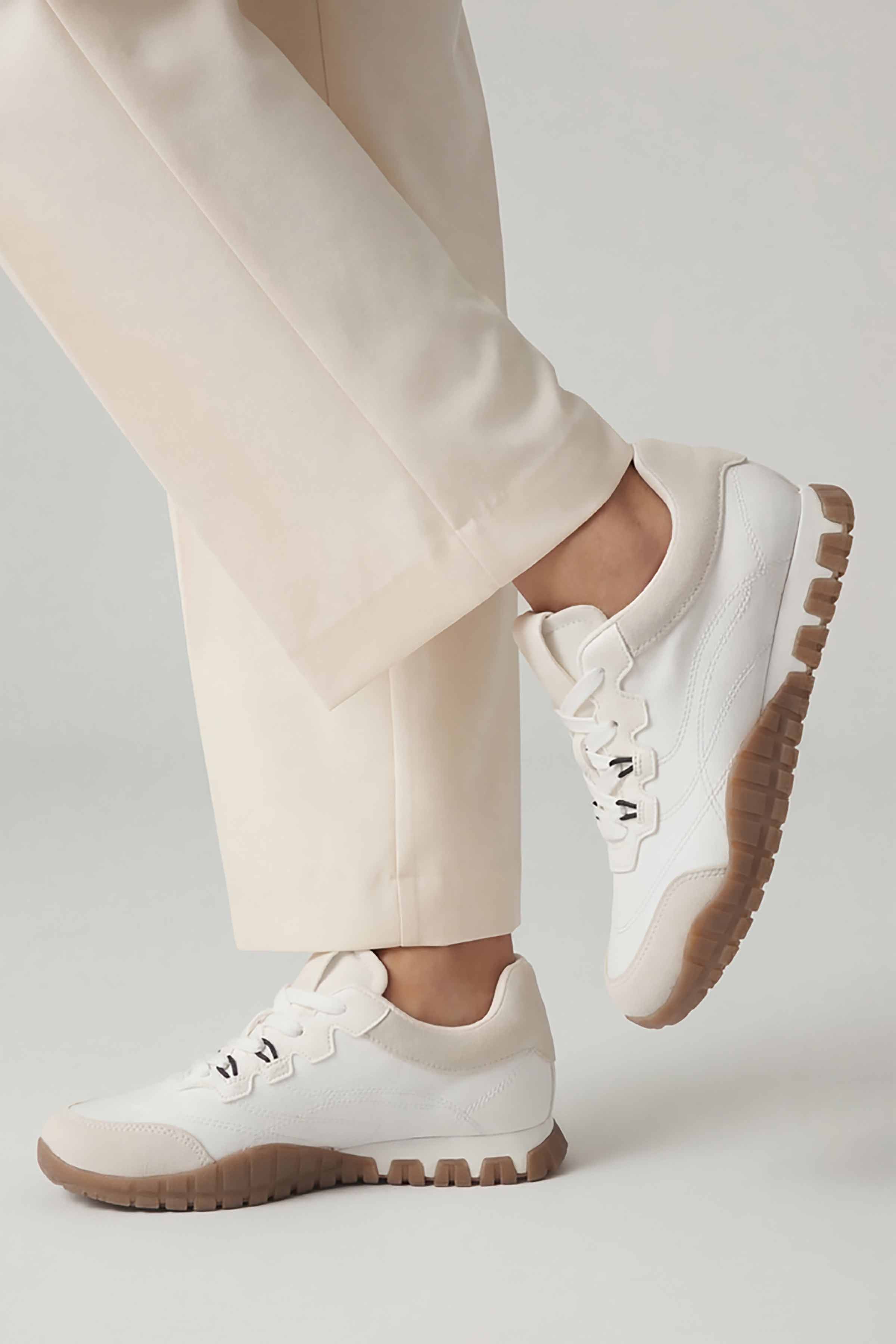 White Canvas-449252912