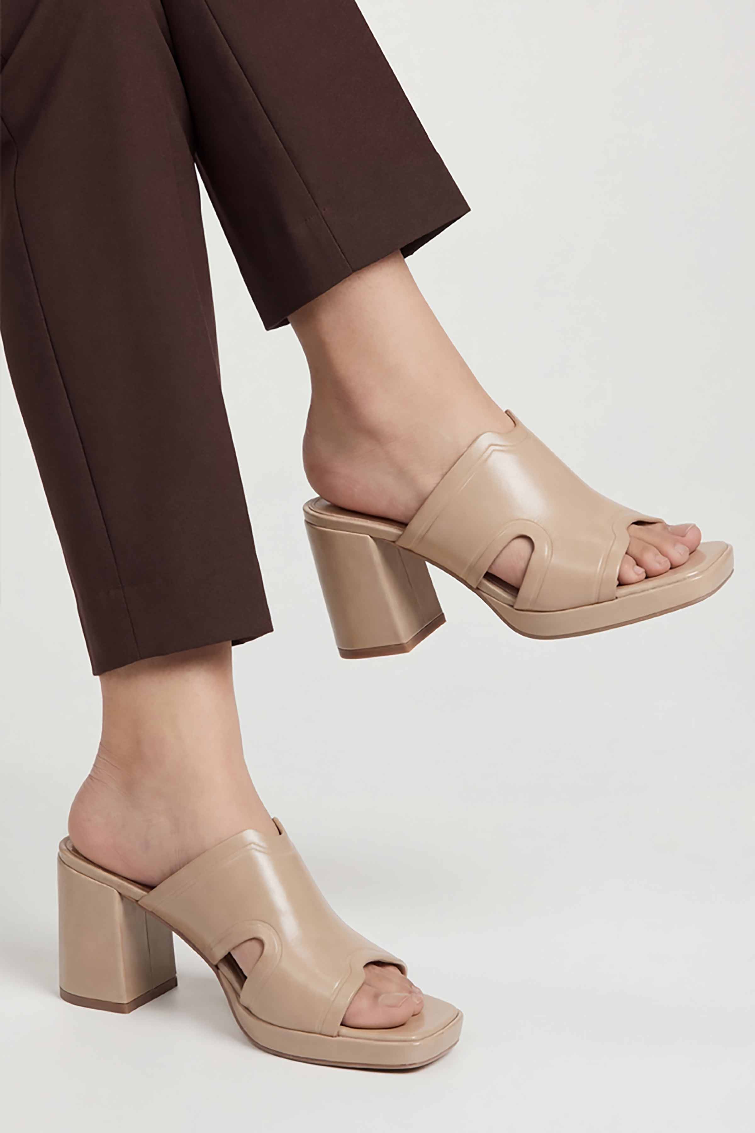 Beige Block Heels-449342918