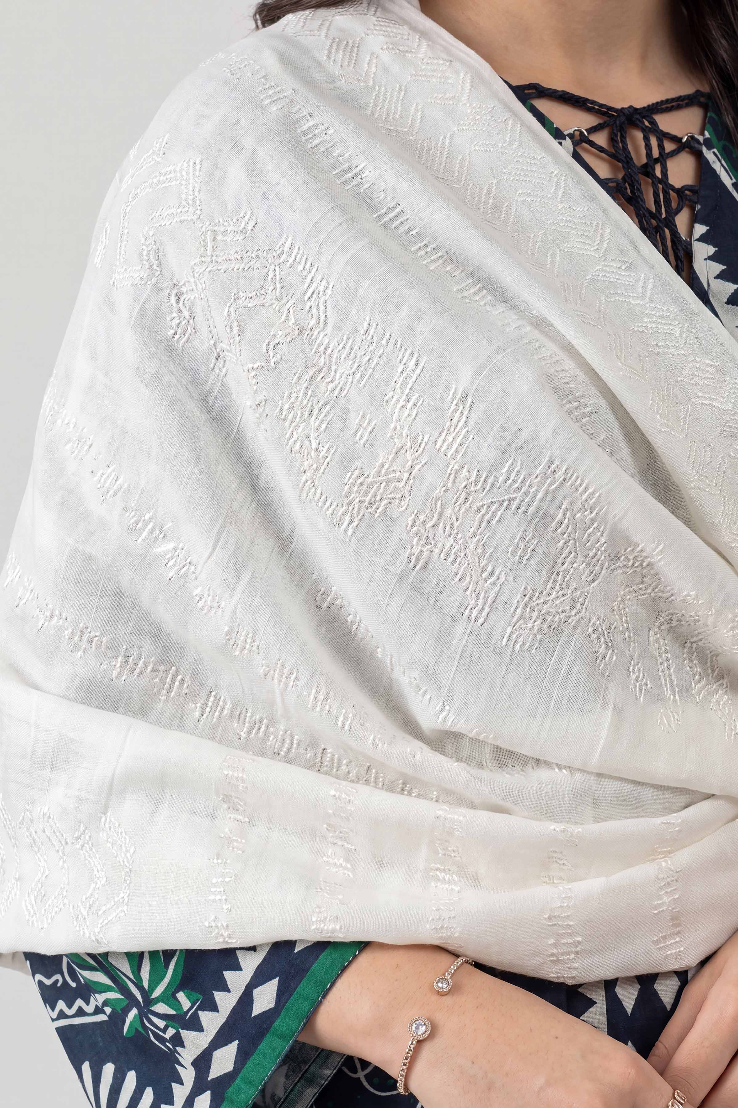 Off White Women Scarf-449572107